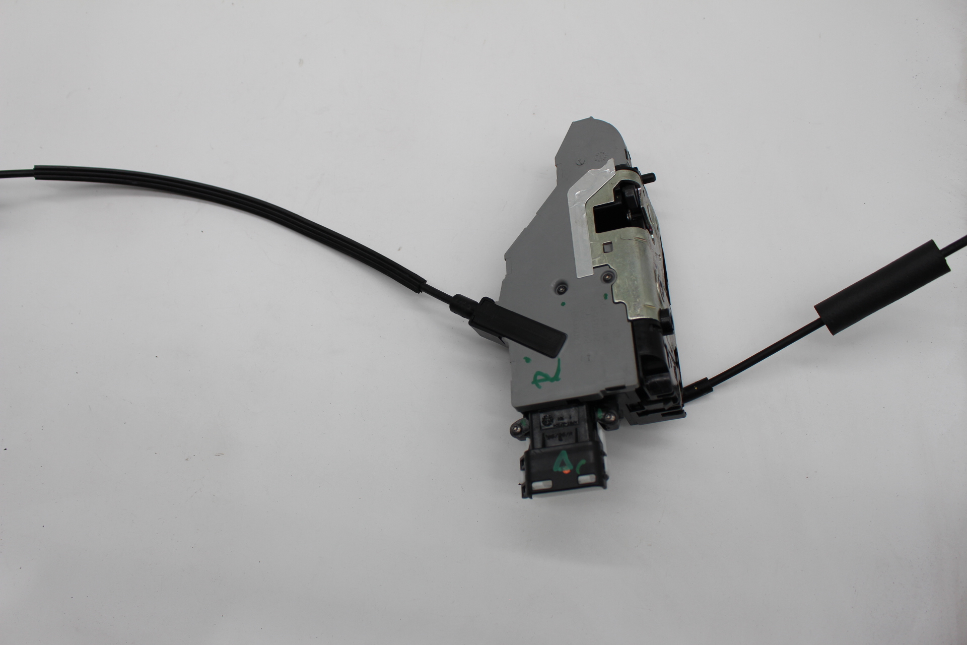 Peugeot / Citroen SCHLOSS TÜR VORNE 9136AE NEU NOS NEW OEM