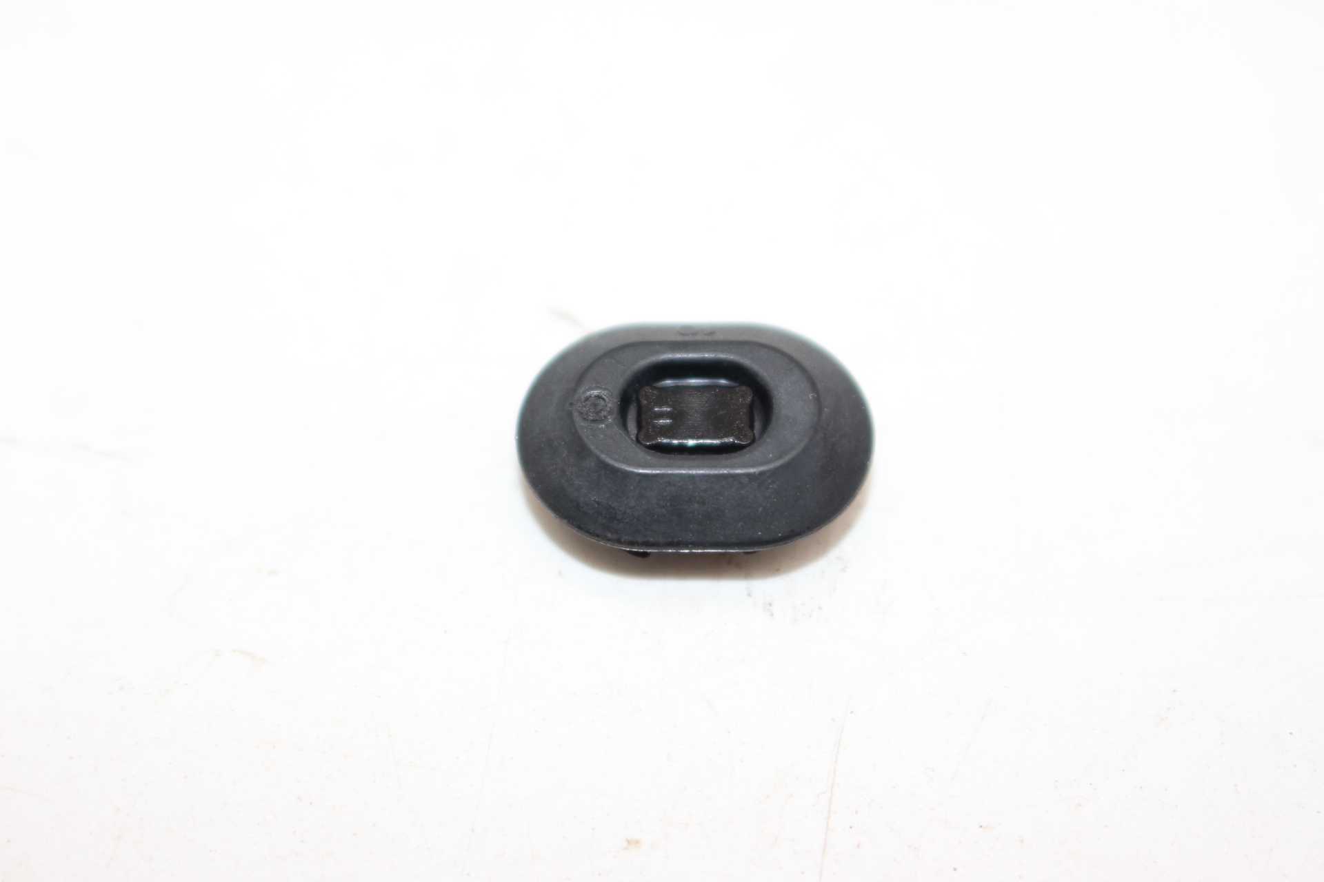 Karosserie Stopfen Ablaufloch Hyundai 81746-3Z000 Drain Plug Gummi neu