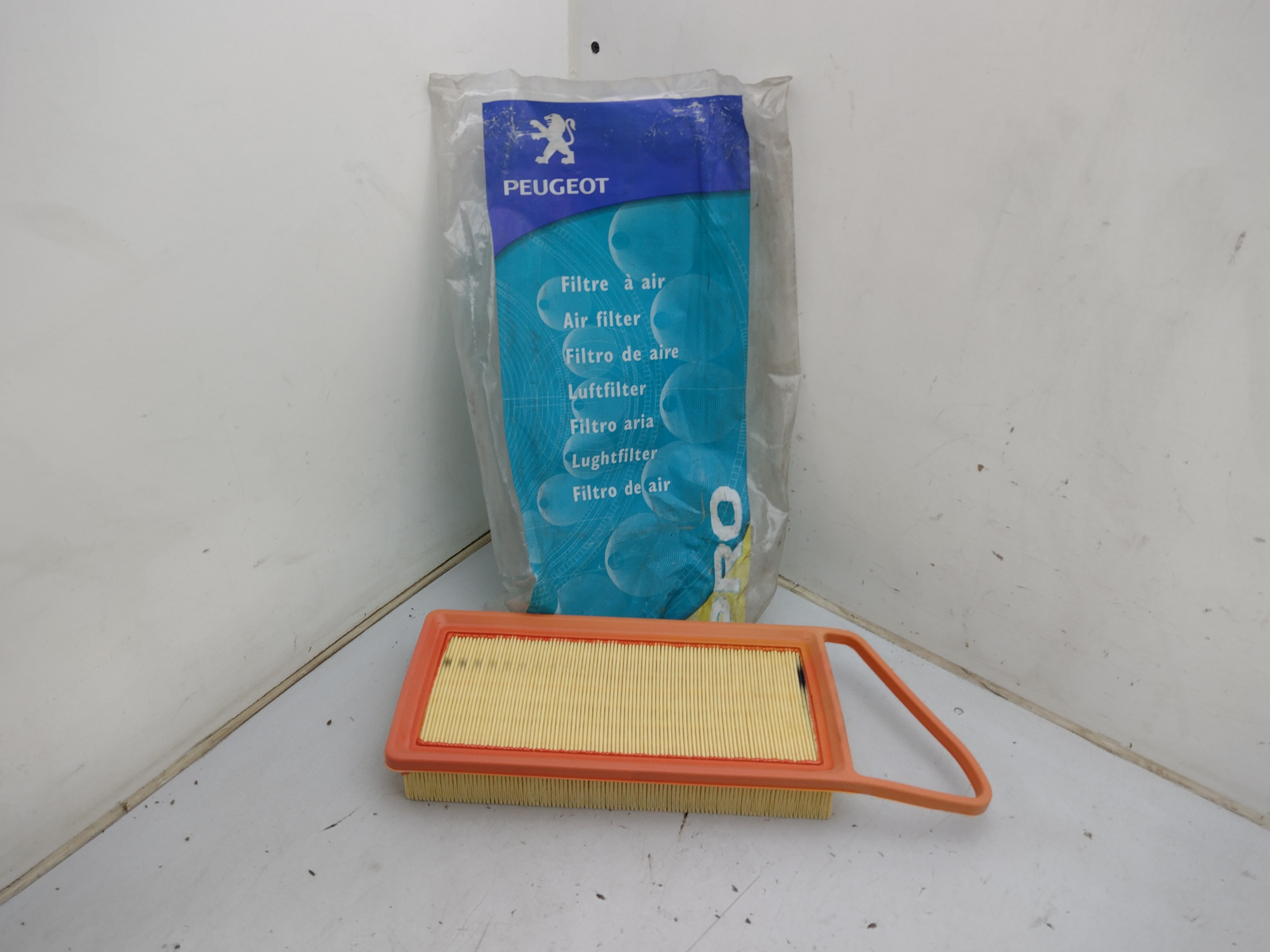 Peugeot / Citroen Luftfilter 1444W9 NOS NEW Peugeot / Citroen Luftfilter 1444W9 NOS NEW