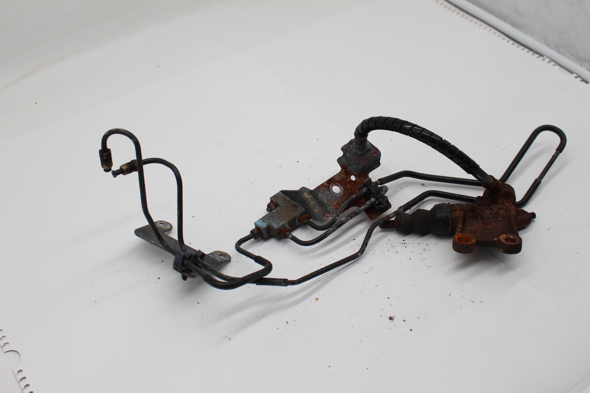 Kupplungsnehmerzylinder mit Leitungen für Subaru Impreza WRX GD GG 01-04 RHD