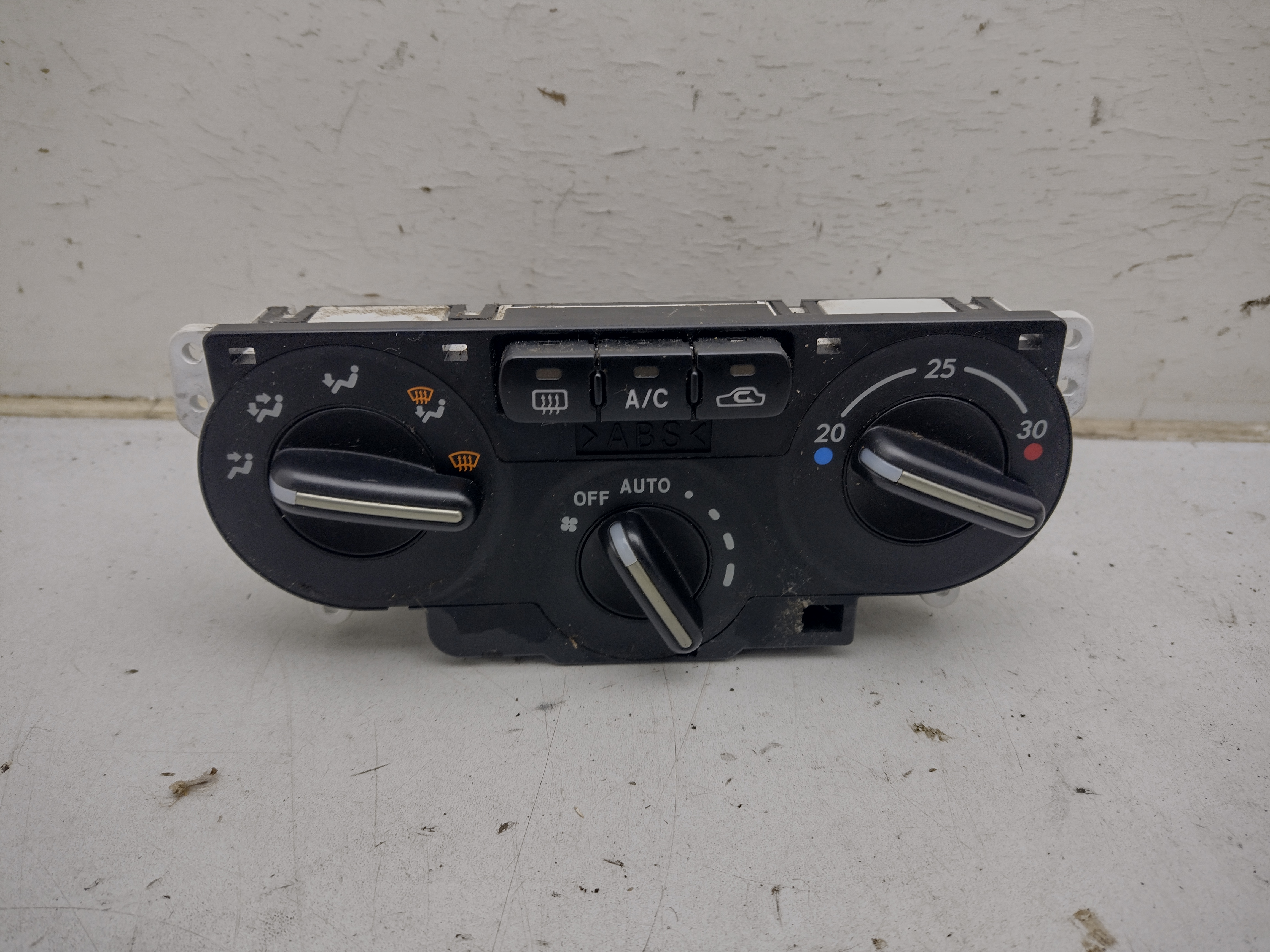 Klimabedienteil 72311FE001 für Subaru Impreza GD GG 01-04 Bugeye Blobeye Klimabedienteil 72311FE001 für Subaru Impreza GD GG 01-04 Bugeye Blobeye