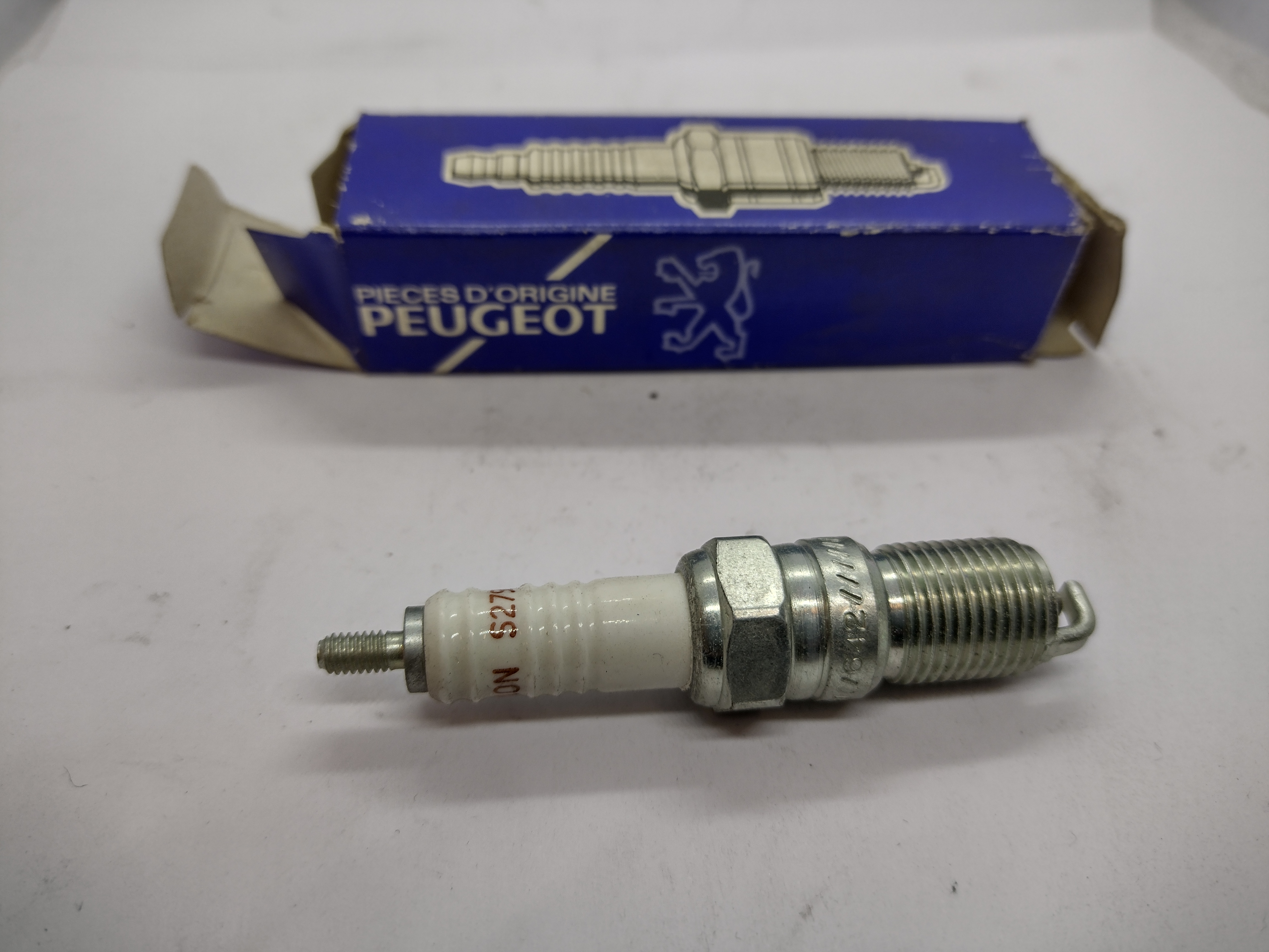 Original Peugeot ZÜNDKERZE 596214 S279YC NEU NOS NEW Original Peugeot ZÜNDKERZE 596214 S279YC NEU NOS NEW
