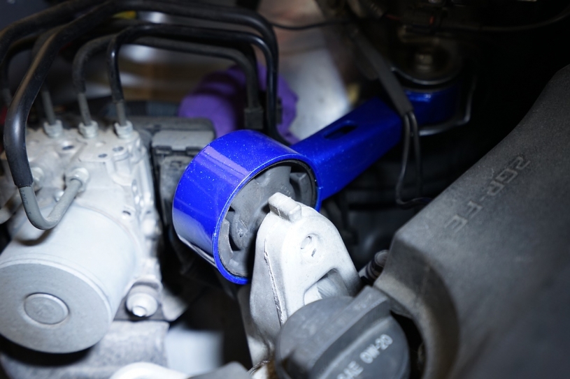 Hardrace Motorlager Stange für Toyota Sienna 3. XL30