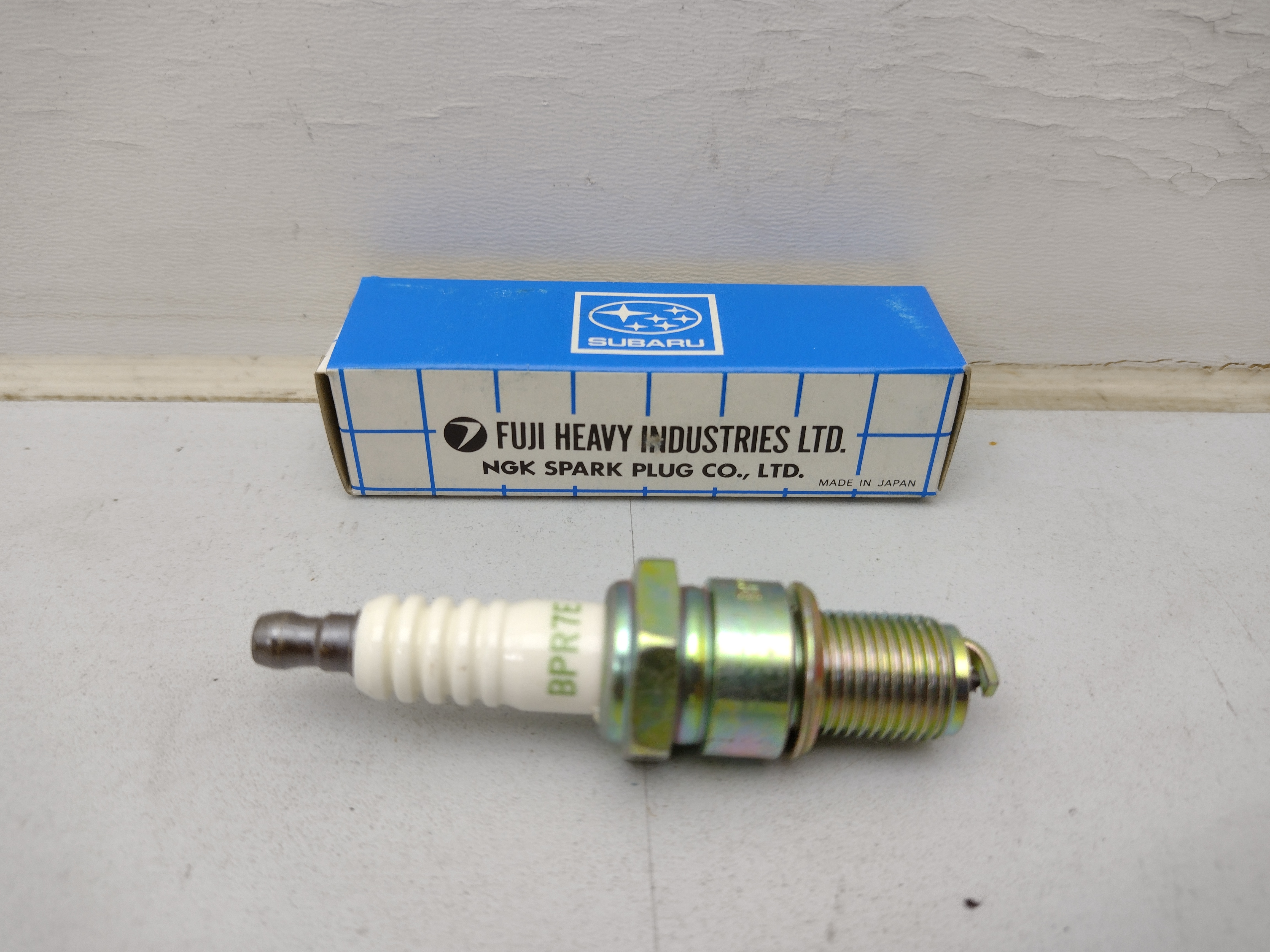 Zündkerze SUBARU 22401AA230 NGK BPR7E für Legacy BC Leone Justy KAD Zündkerze SUBARU 22401AA230 NGK BPR7E für Legacy BC Leone Justy KAD