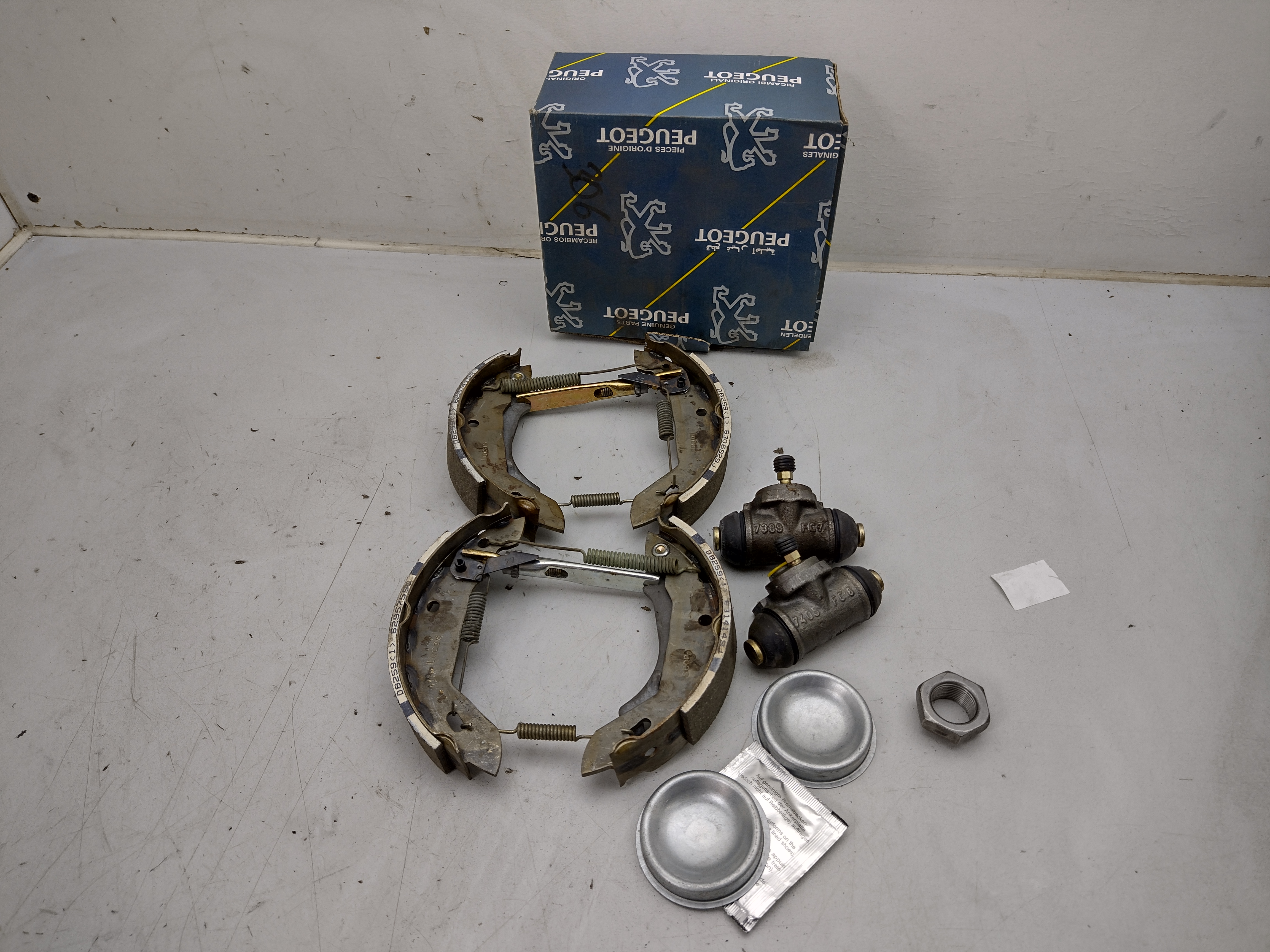 Peugeot 205 306 308 Bremsbacken Bremsensatz, Trommelbremse 42419C 1611450280 NOS NEW OEM Peugeot 205 306 308 Bremsbacken Bremsensatz, Trommelbremse 42419C 1611450280 NOS NEW OEM
