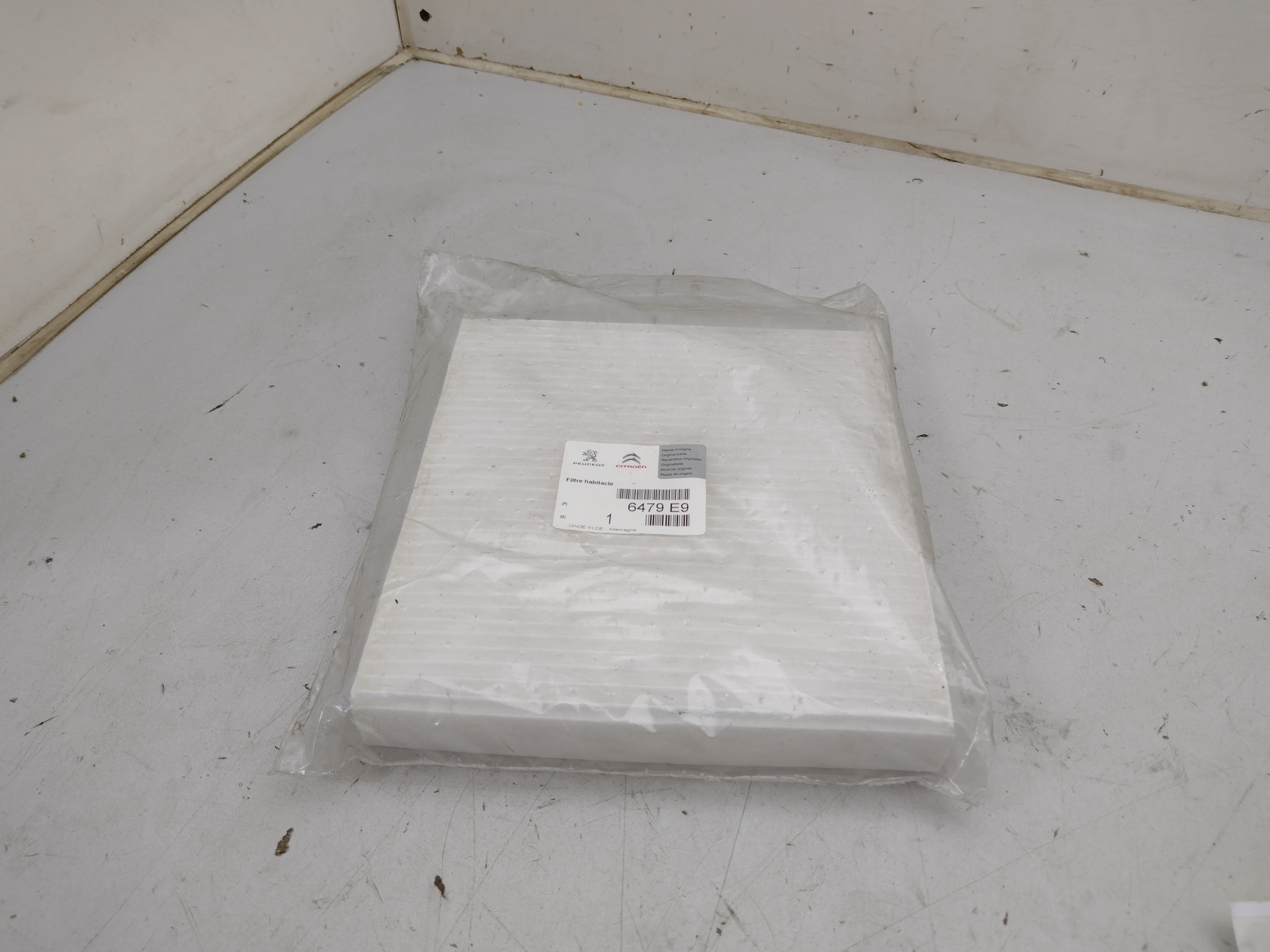 Peugeot 4007 4008 / Citroen C-CROSSER Innenraumfilter 6479E9 NOS NEW Peugeot 4007 4008 / Citroen C-CROSSER Innenraumfilter 6479E9 NOS NEW