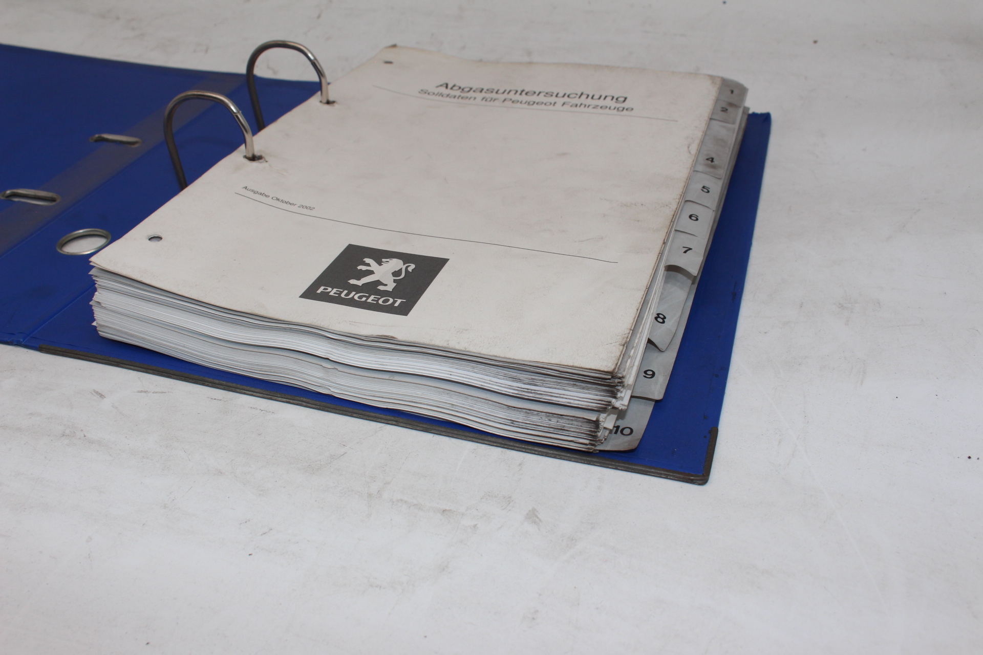Original Peugeot Ordner Abgasuntersuchung Solldaten Oktober 2002 RAR SELTEN SAMMLER