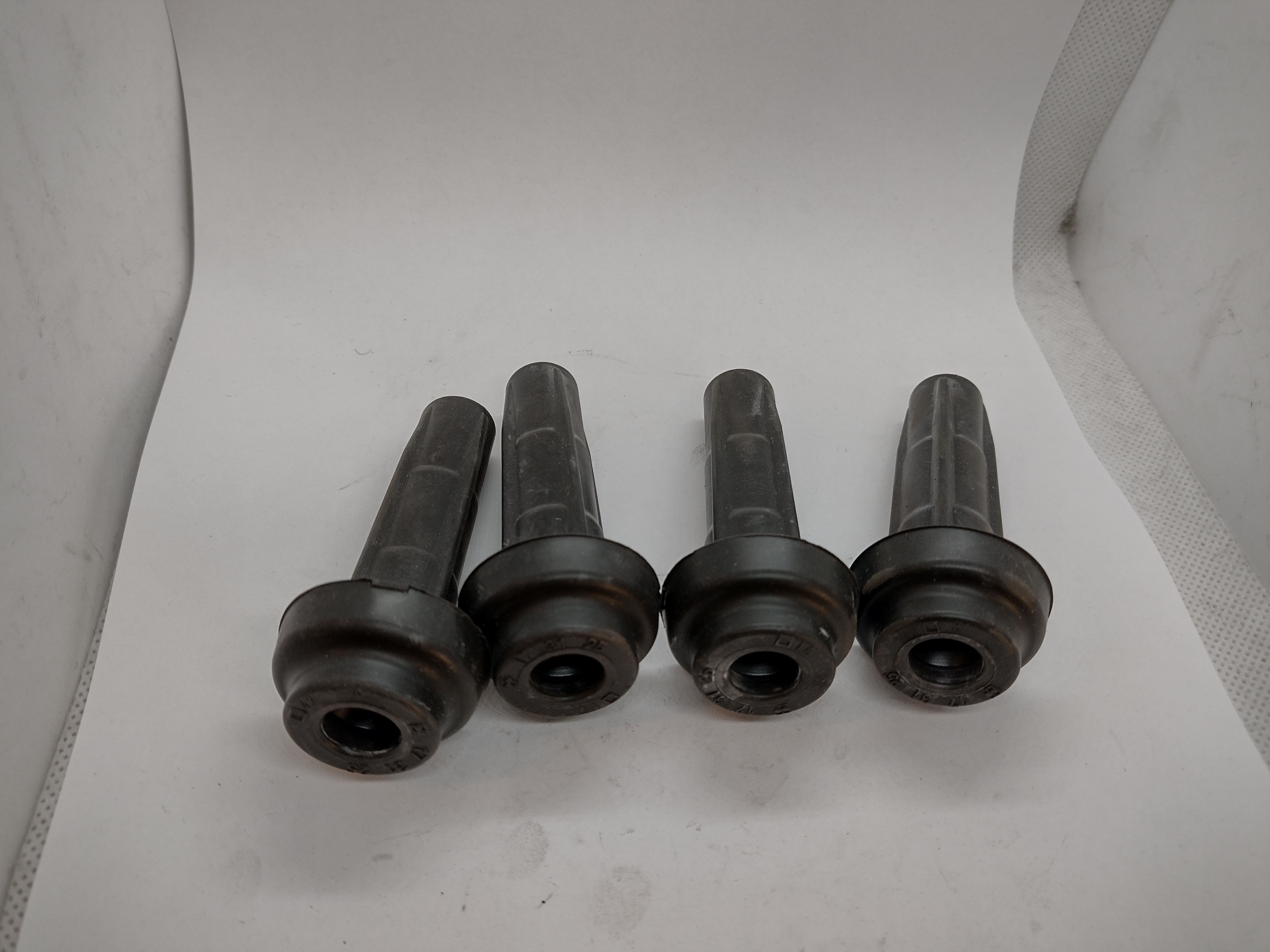 Peugeot / Citroen Satz Stecker, Zündspule Zündkerzenstecker 596319 NEU NOS NEW OEM