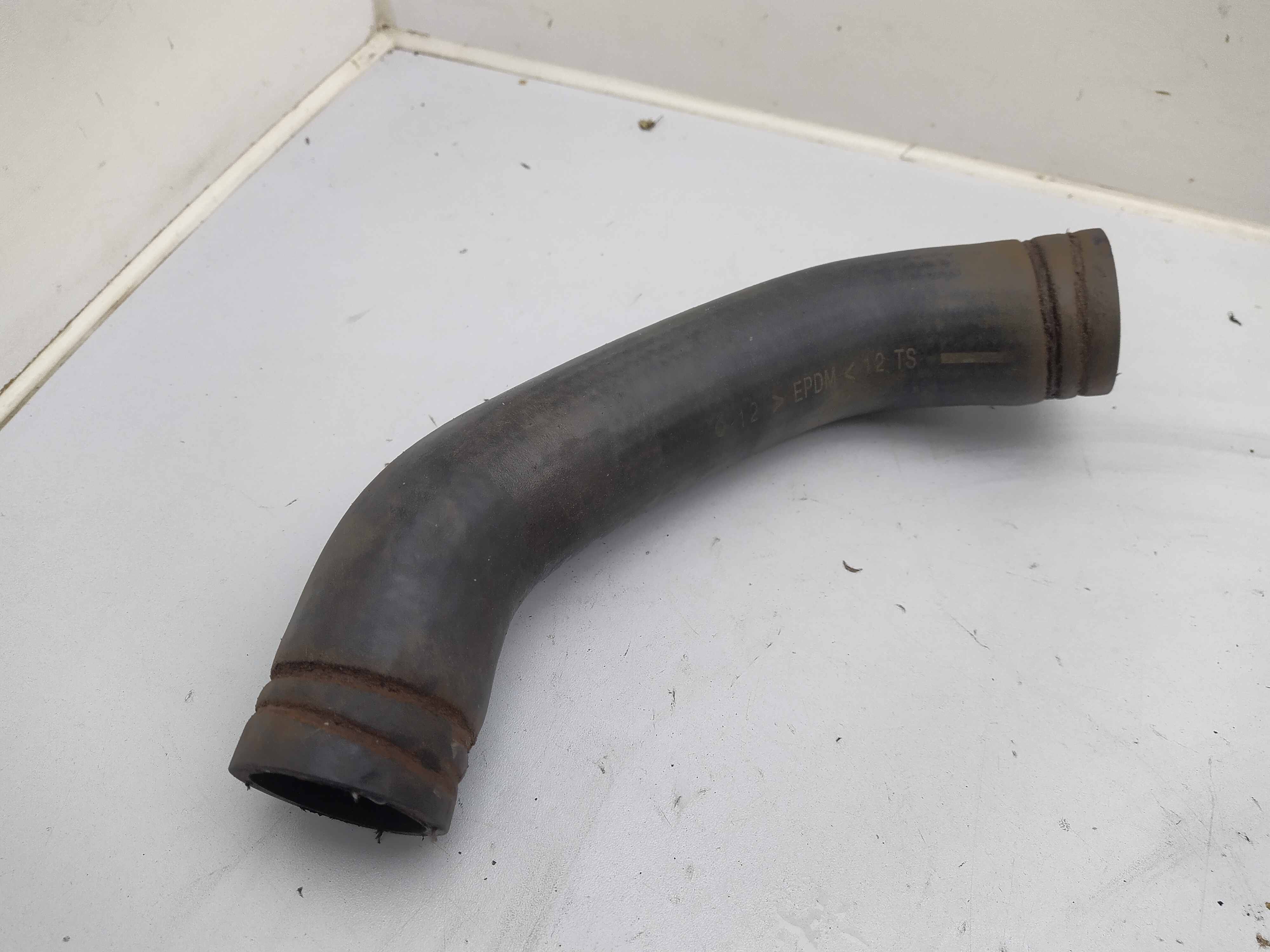 Kühlwasserschlauch unten für Subaru Impreza GD GG Newage Kühlwasserschlauch unten für Subaru Impreza GD GG Newage