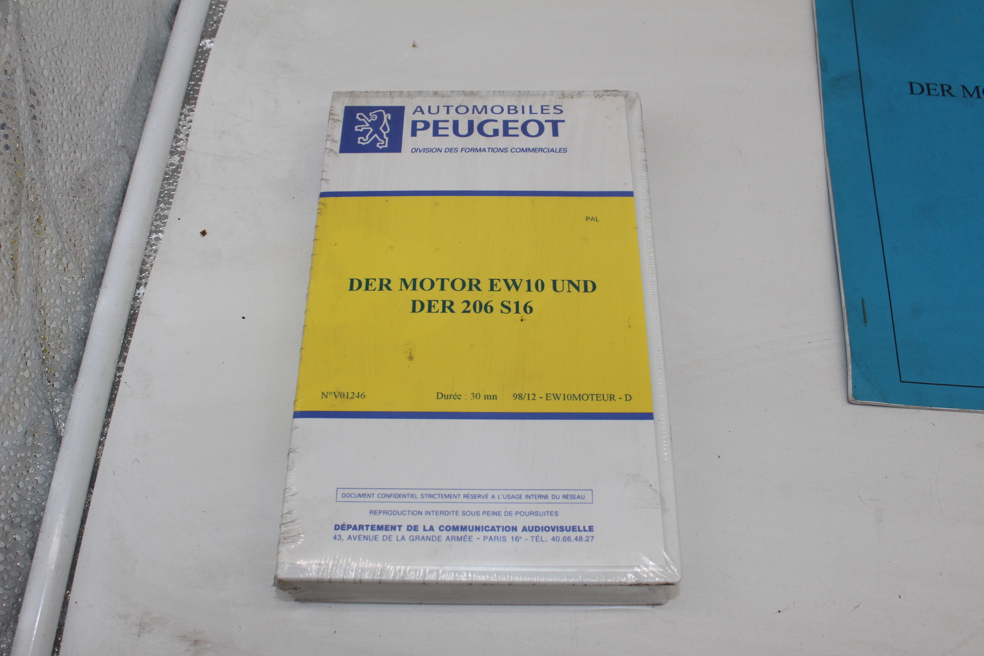 Peugeot Lehrvideokassette – DER MOTOR EW10 UND DER 206 S16