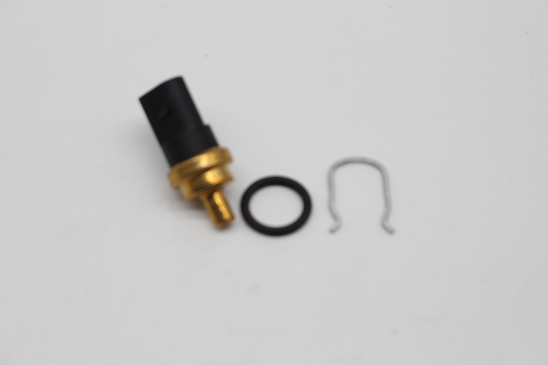 HELLA 6PT009309-331 Kühlmitteltemperatur-Sensor für AUDI VW SEAT SKODA MERCEDES