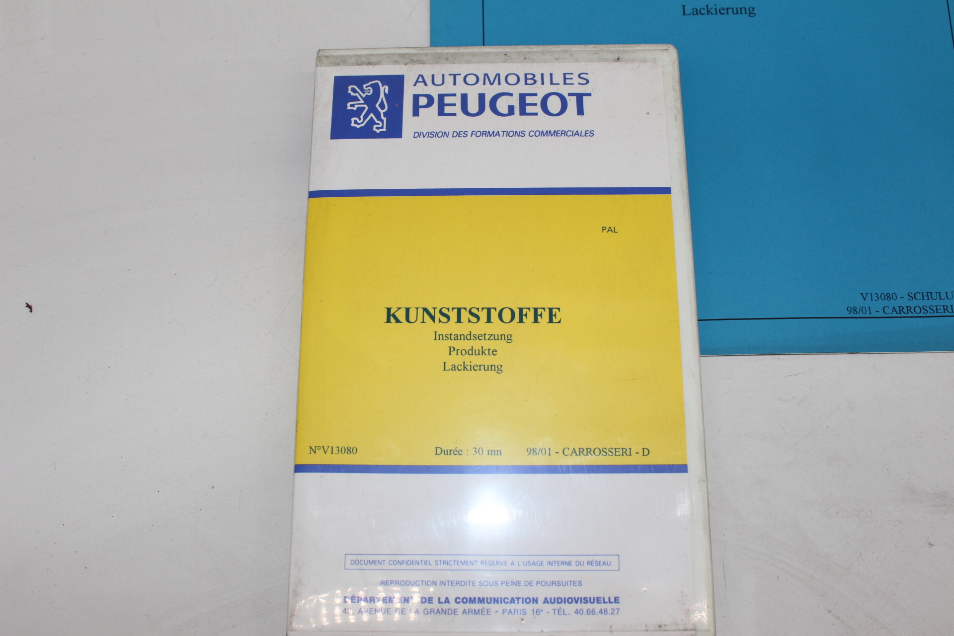 Peugeot Lehrvideokassette – KUNSTSTOFFE INSTANTSETZUNG, PRODUKTE UND LACKIERUNG