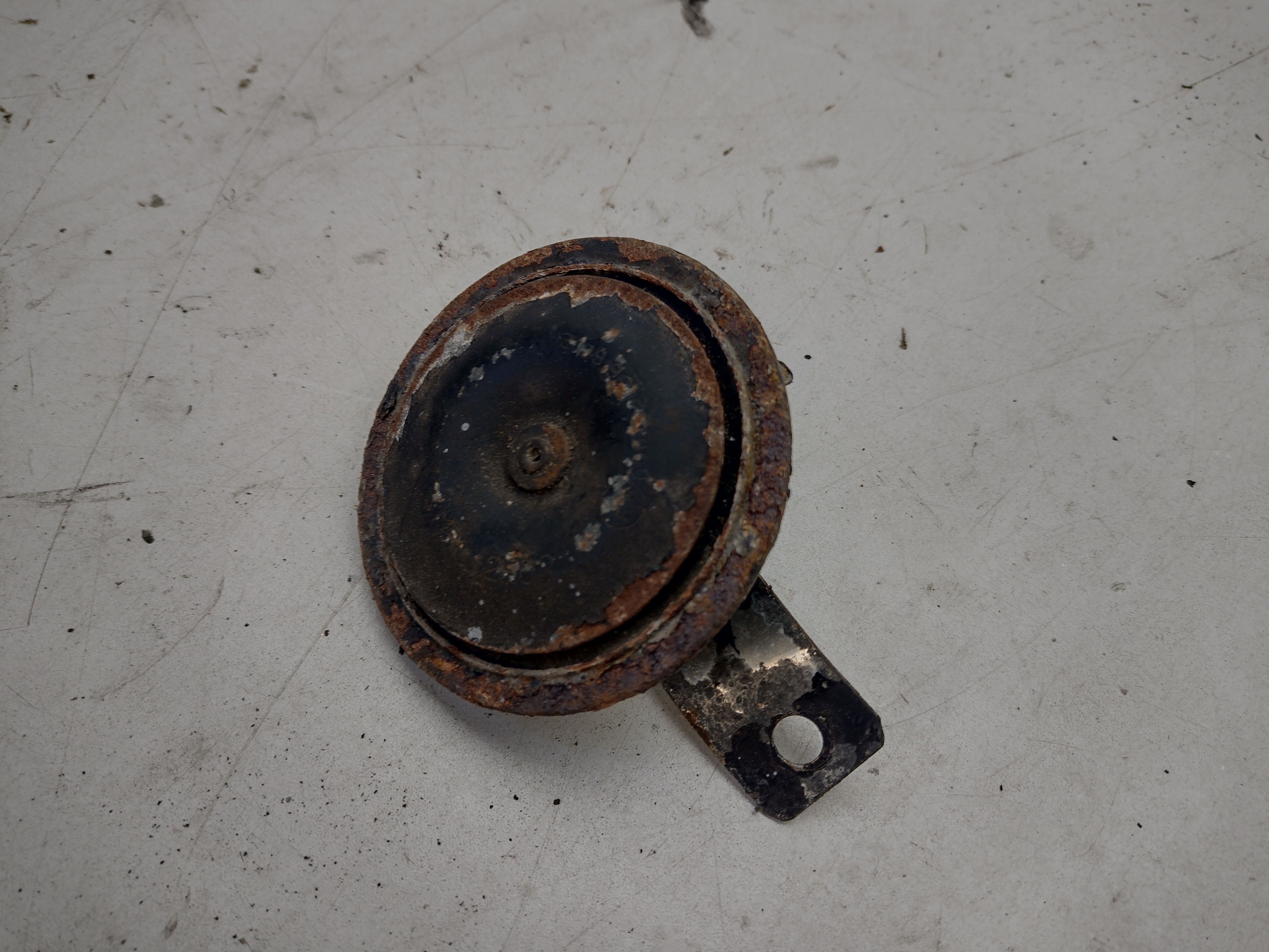 Hupe Signalhorn für SUBARU LEGACY Turbo BC BJF Hupe Signalhorn für SUBARU LEGACY Turbo BC BJF