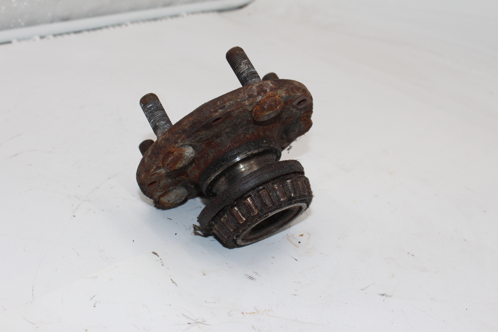 Radnabe vorne 5x100 für Subaru Legacy Impreza Forester