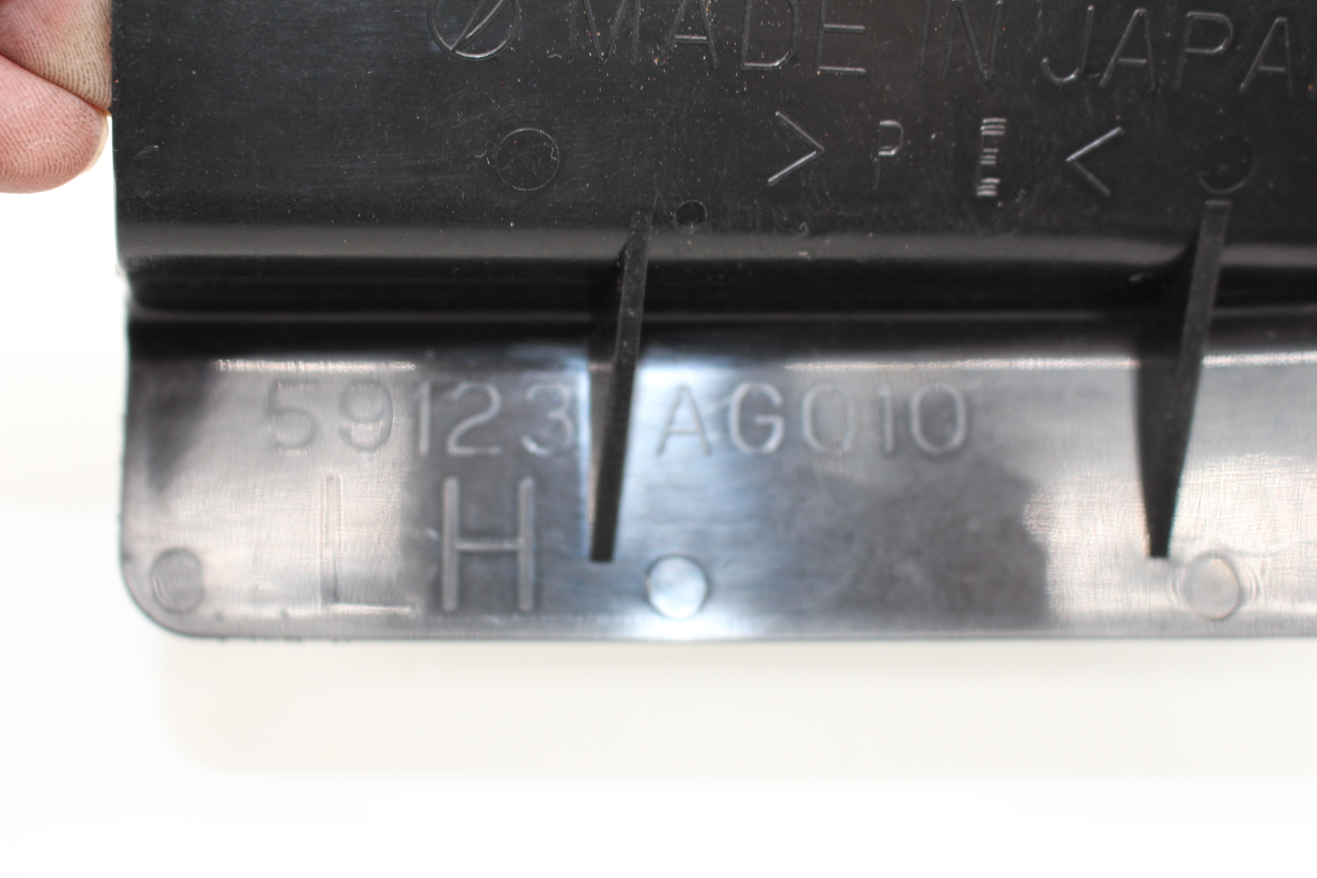 Kotflügelhalter links 59123AG010 für Subaru Impreza GH 2010-2014