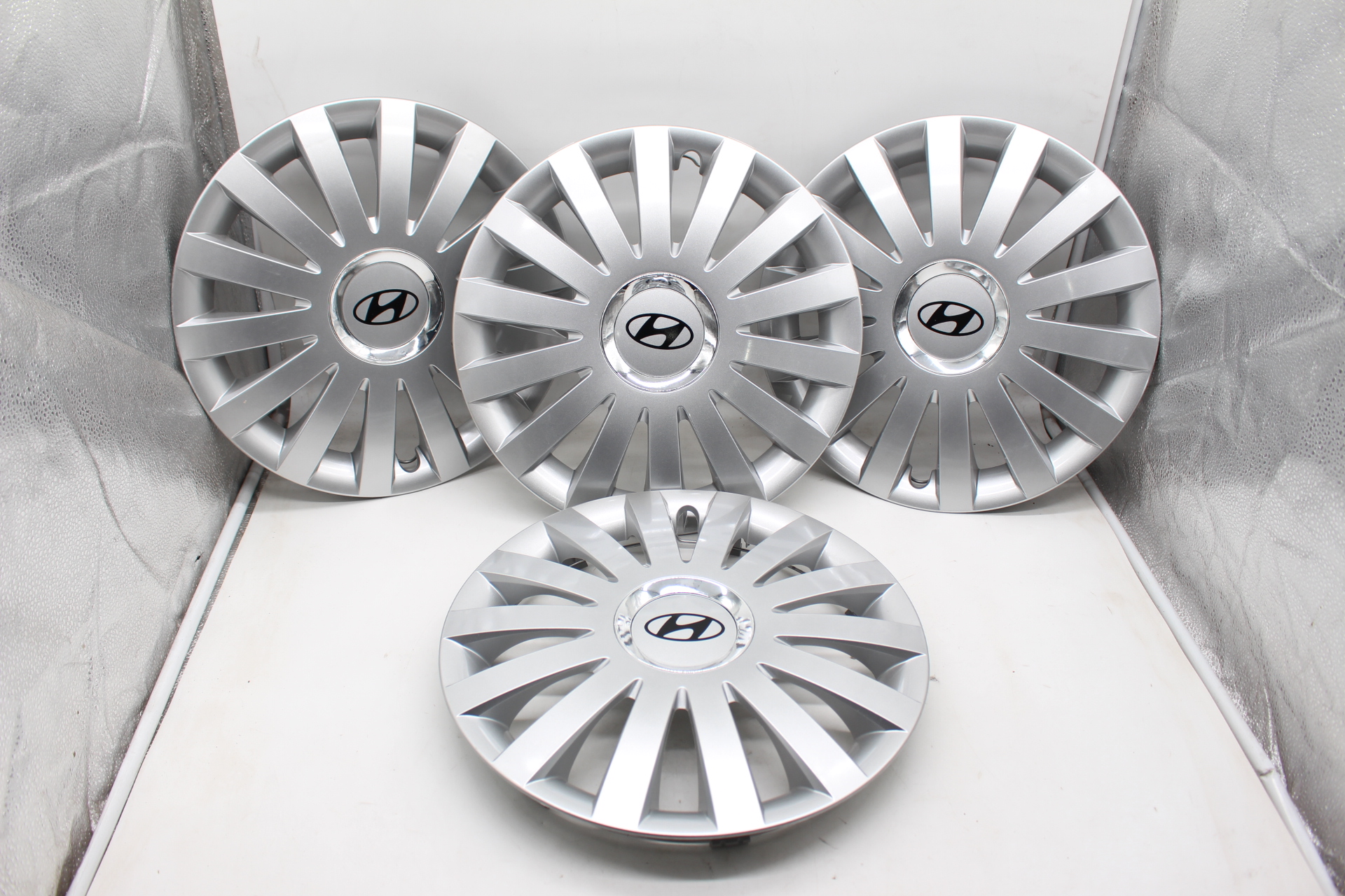 4x Hyundai Radkappen 13 Zoll Satz 999XX-030 Radzierblenden neu