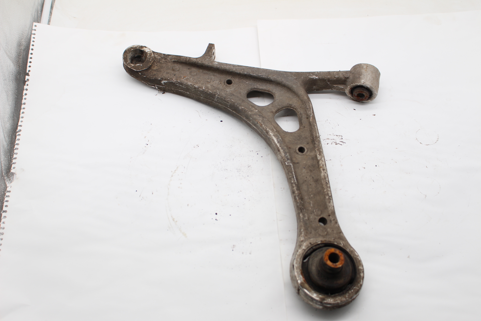 Querlenker vorne links für Subaru Impreza STI 2008–2011 / N14 – 20202FG031