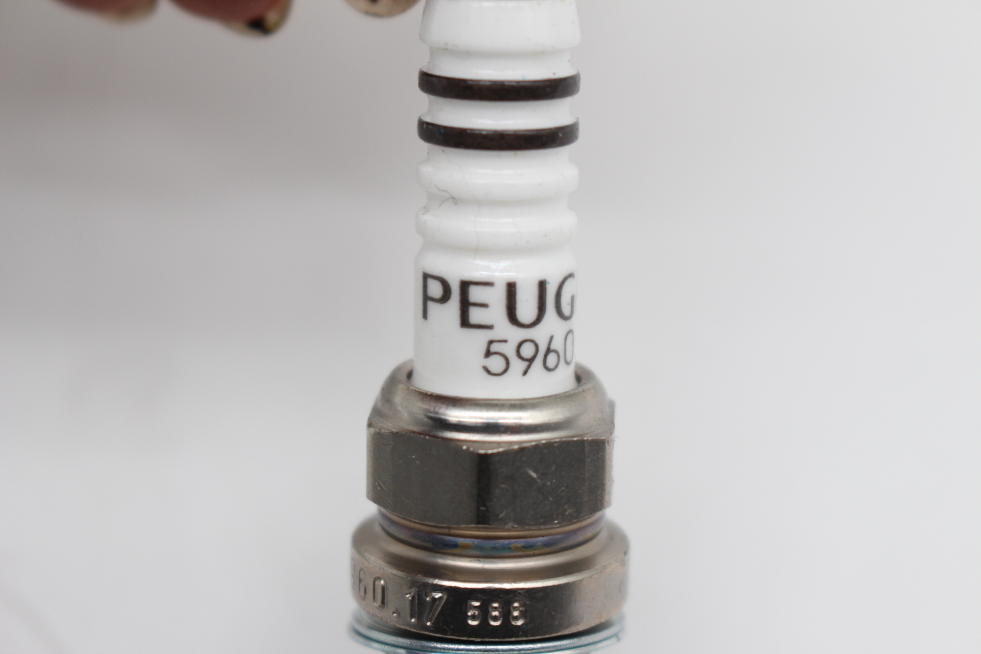Peugeot Zündkerze 596017 NEU NOS NEW OEM
