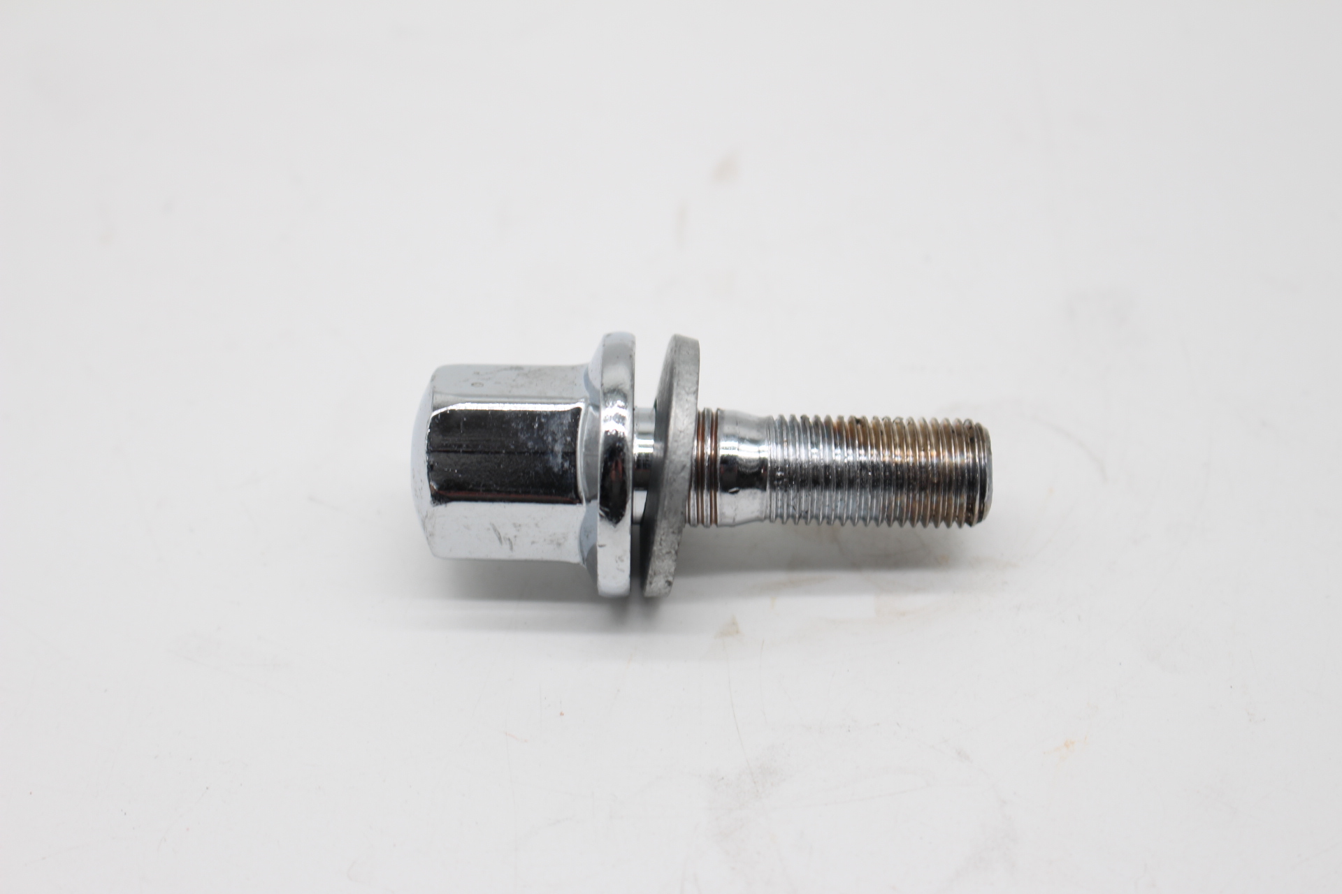 Peugeot / Citroen Radschraube für Alufelge 960587 NEU NOS NEW OEM