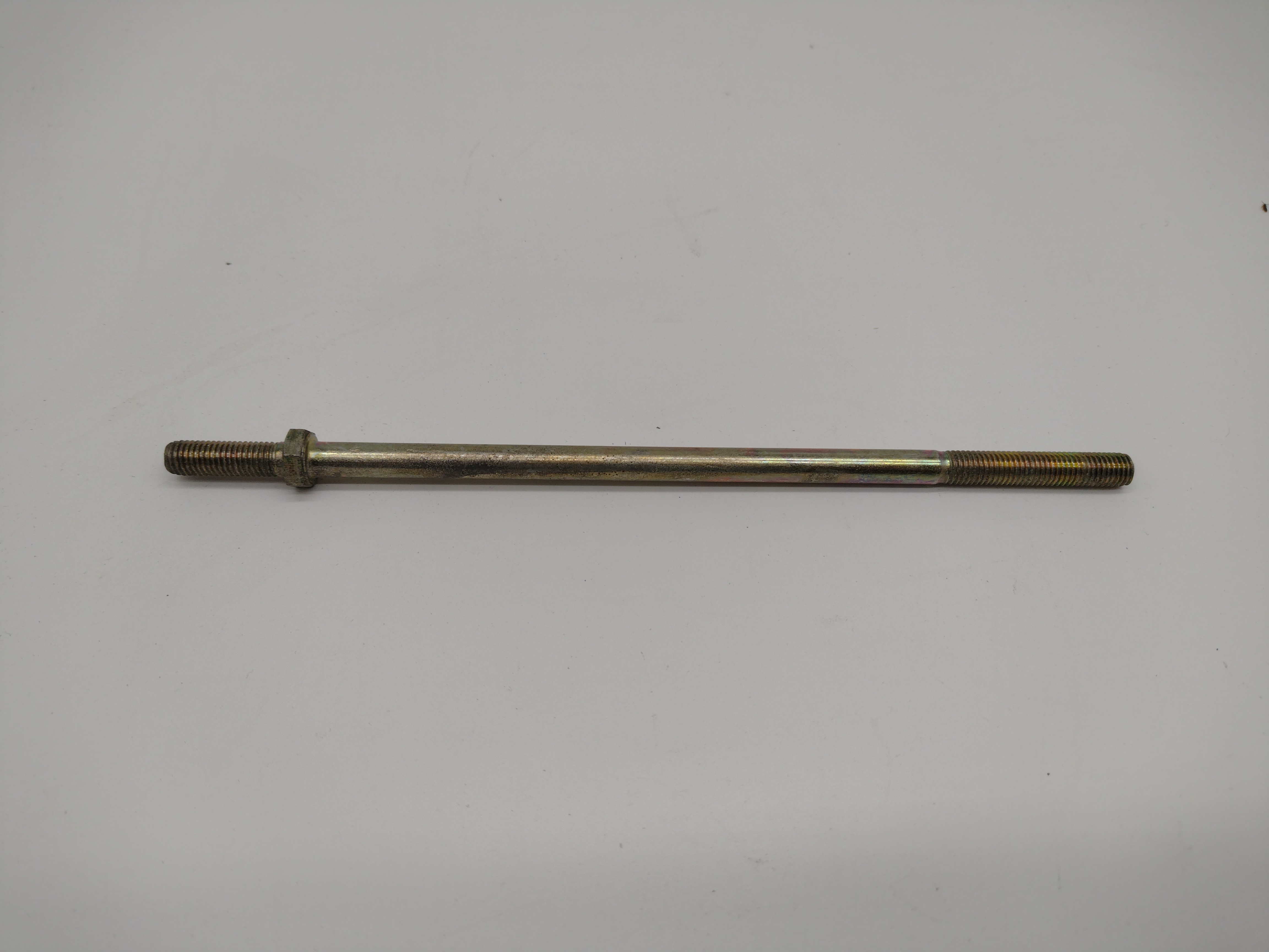 Peugeot / Citroen Stehbolzen 221008 NEU NOS NEW OEM Peugeot / Citroen Stehbolzen 221008 NEU NOS NEW OEM