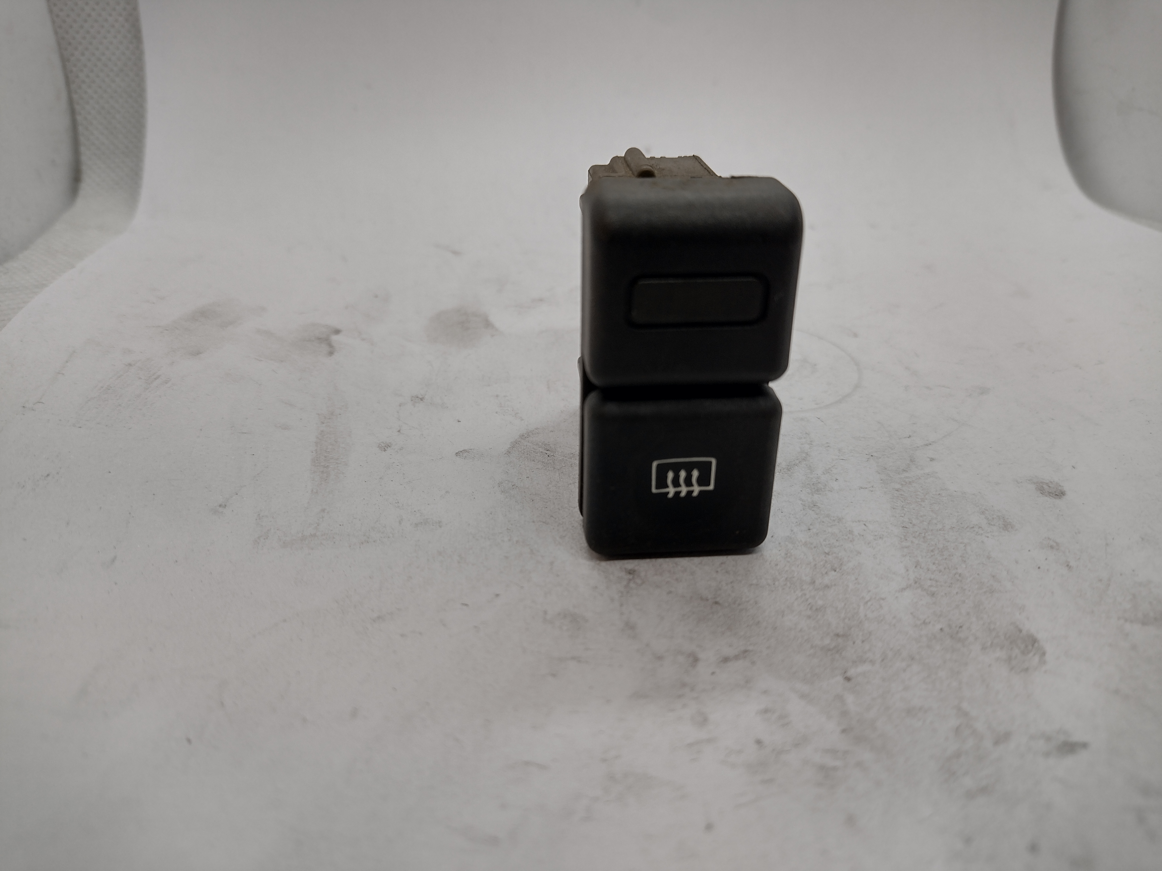 Peugeot 309 405 605 Schalter heizbare Heckscheibe 6552A3 NEU NOS NEW OEM Peugeot 309 405 605 Schalter heizbare Heckscheibe 6552A3 NEU NOS NEW OEM