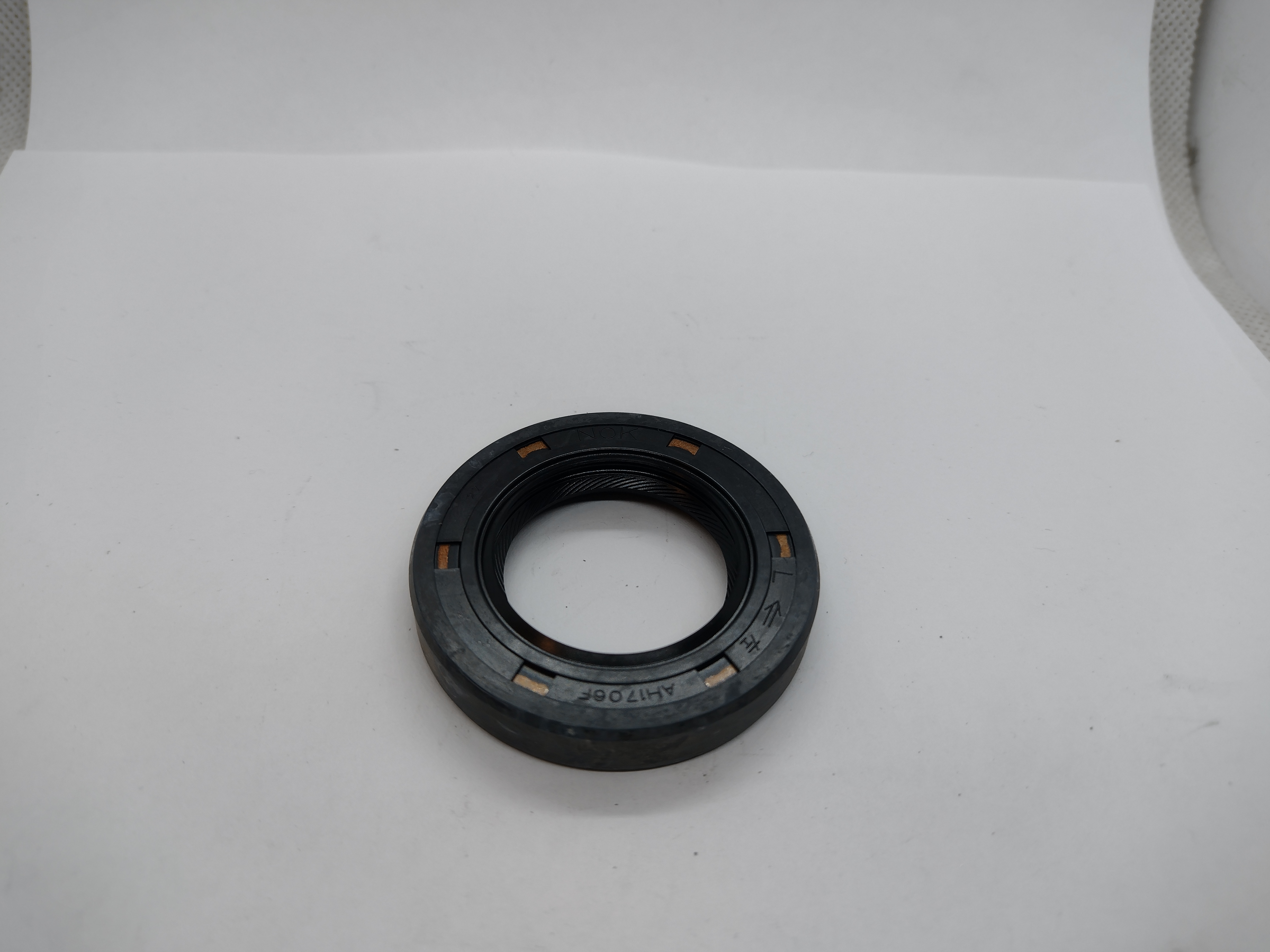 Simmerring Antriebswelle links für Subaru 5 Gang Getriebe 806730032 Simmerring Antriebswelle links für Subaru 5 Gang Getriebe 806730032