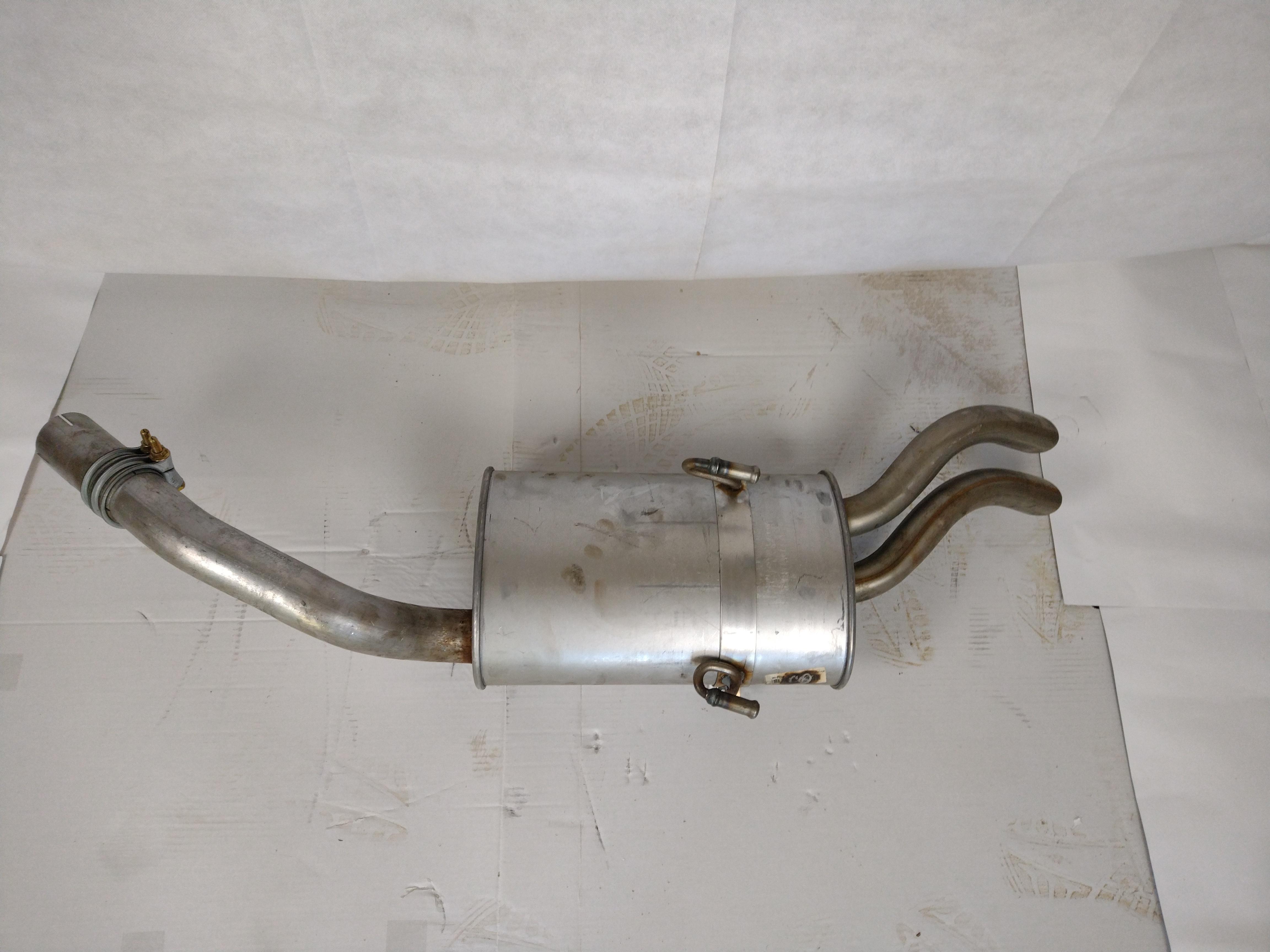 Peugeot / Citroen Auspuff Schalldämpfer 1726RK NEU NOS NEW OEM Peugeot / Citroen Auspuff Schalldämpfer 1726RK NEU NOS NEW OEM