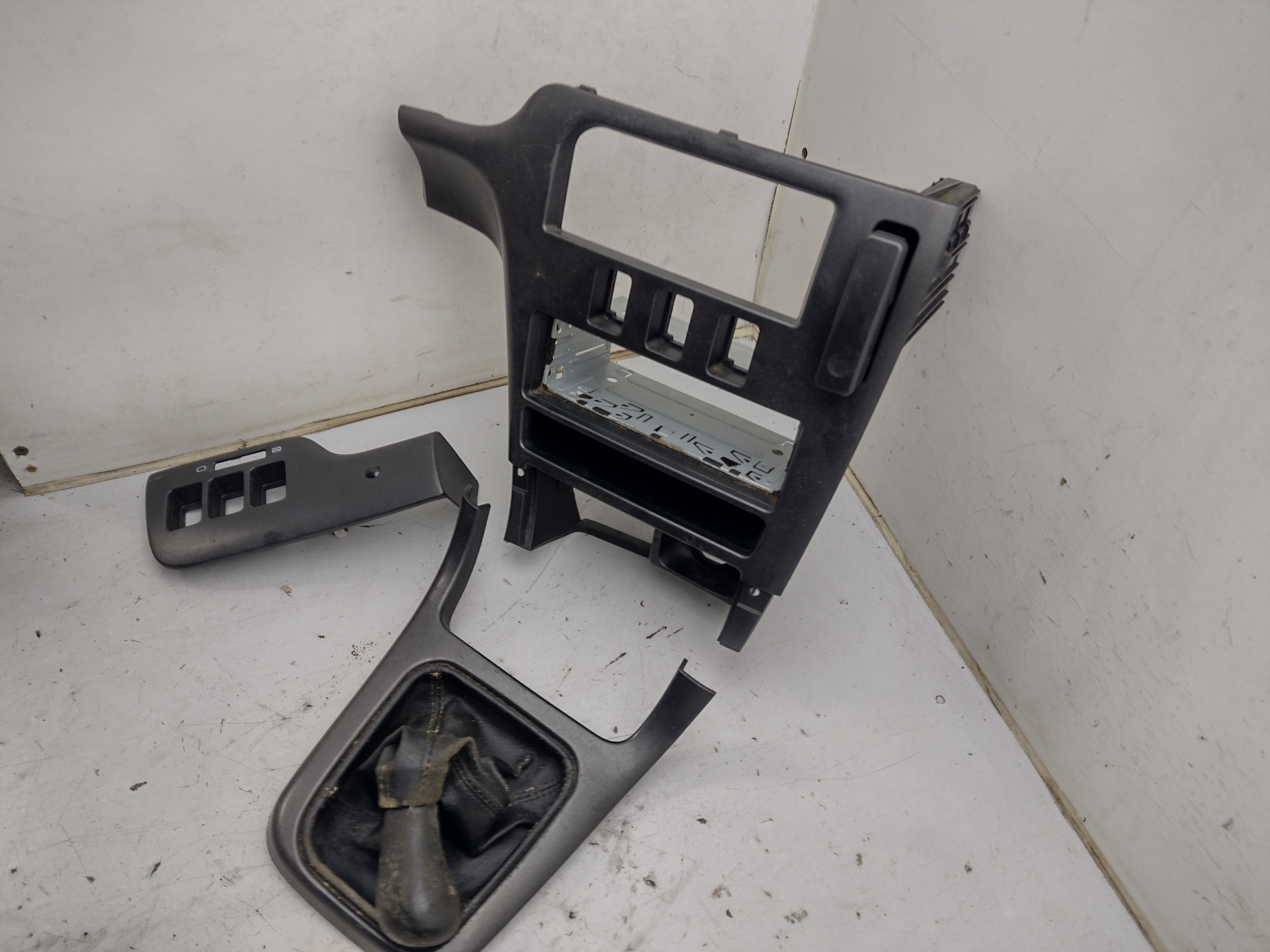 Graue Interior-Verkleidungen Schaltsack Radioschacht für Subaru Legacy 3 Be Bh 98-03