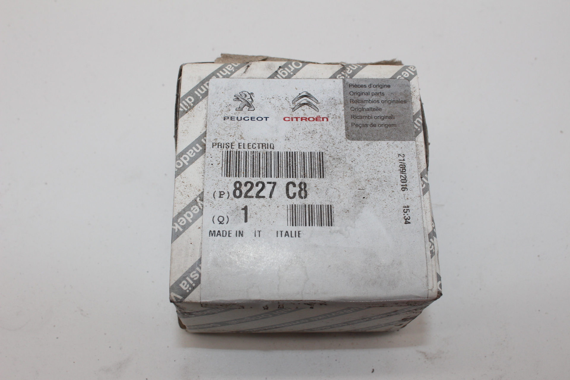Citroen / Peugeot Steckdose, Zigarettenanzünder 8227C8 NEU NOS