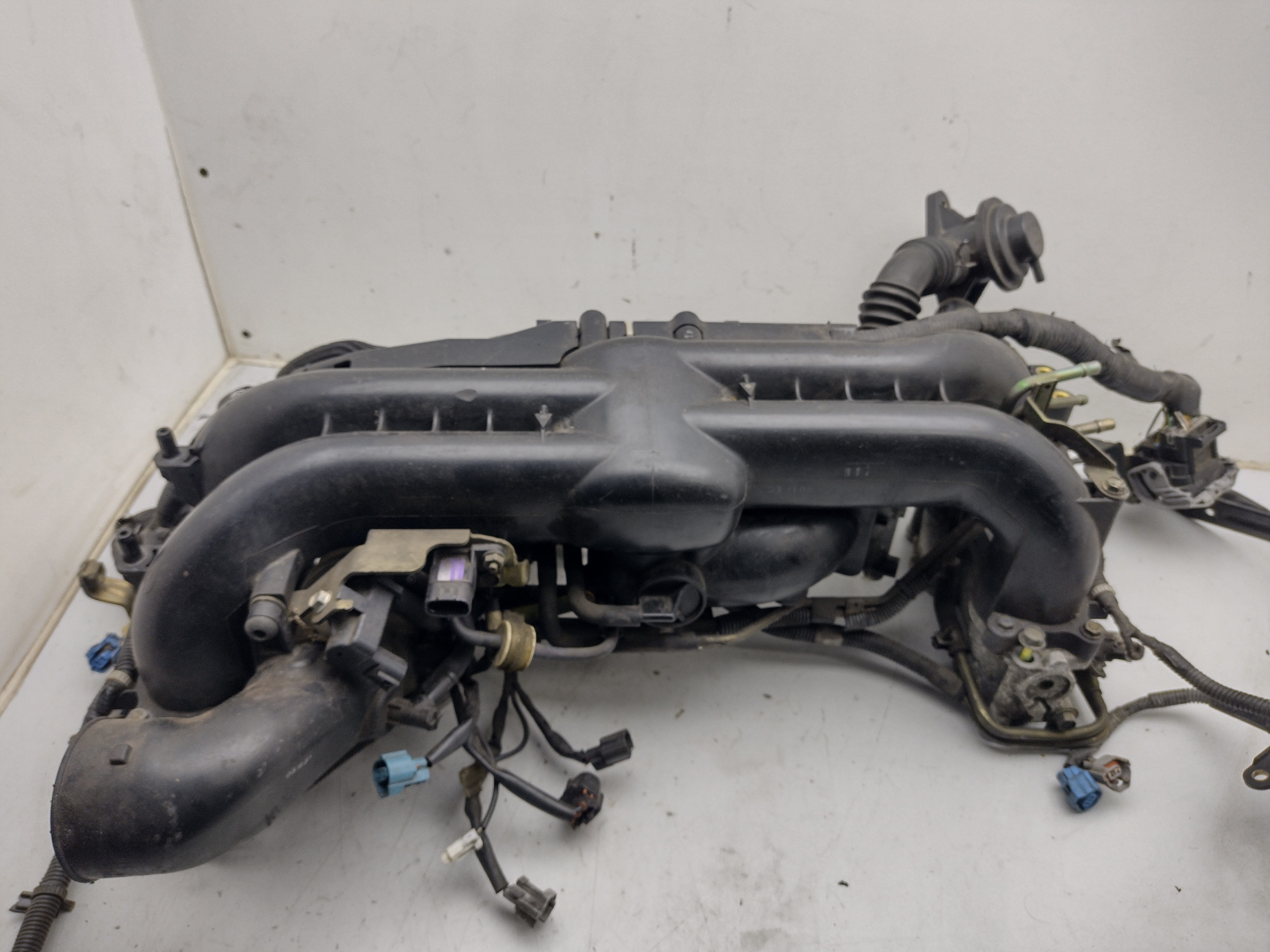 Ansaugbrücke mit Drosselklappe, Inlet pipe, Einspritzdüsen, Kabelbaum von Subaru Legacy Turbo EJ20X Ansaugbrücke mit Drosselklappe, Inlet pipe, Einspritzdüsen, Kabelbaum von Subaru Legacy Turbo EJ20X