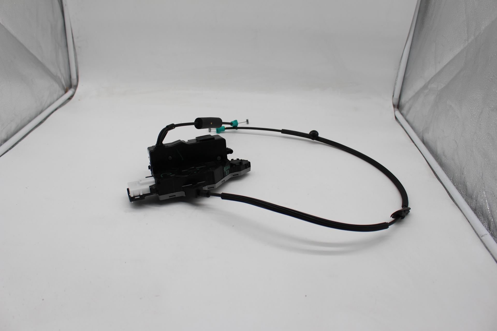 Peugeot / Citroen SCHLOSS TÜR VORNE 9136AE NEU NOS NEW OEM