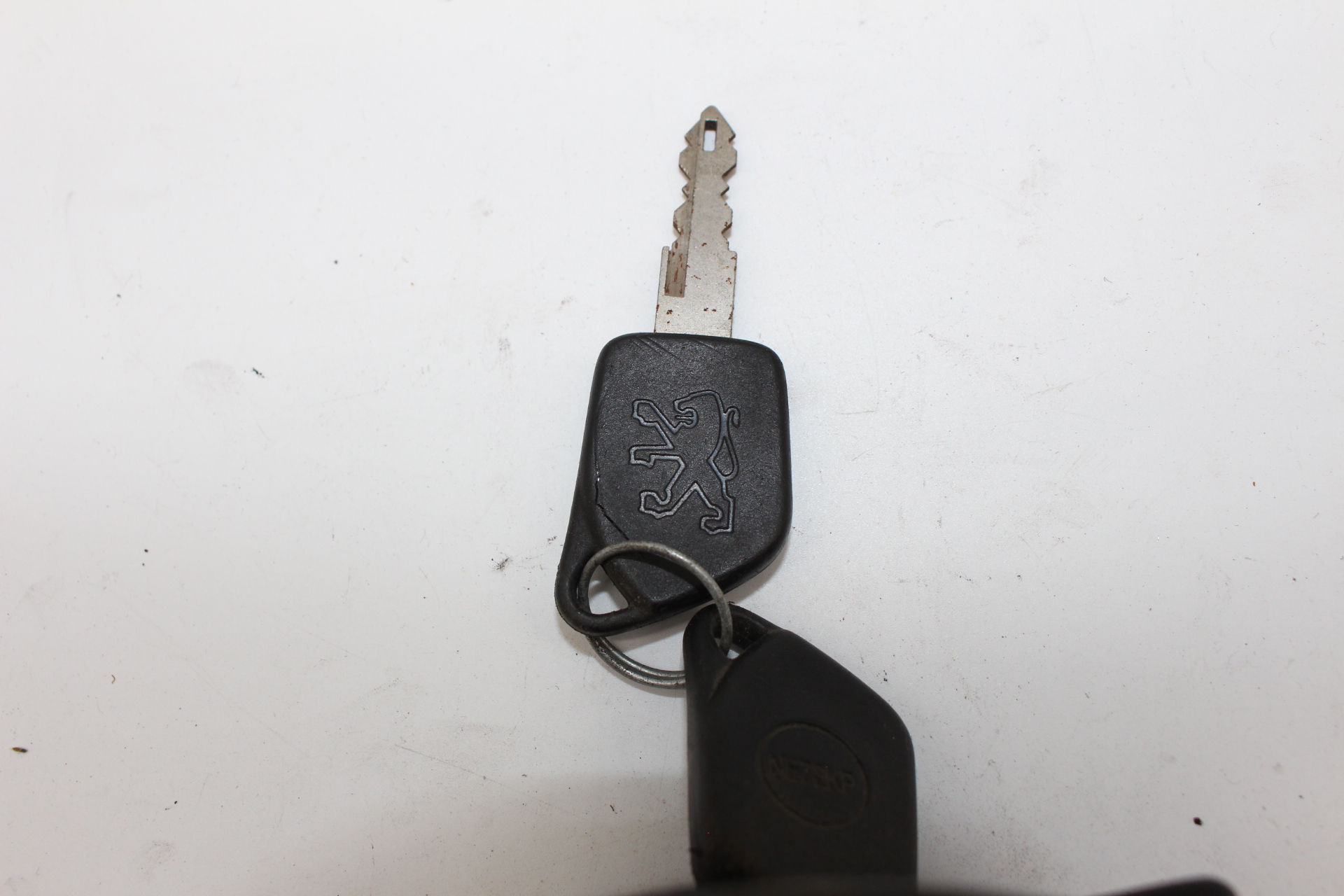 Peugeot Tankschloss Tankverschluss mit 2 Schlüssel NOS NEW OEM