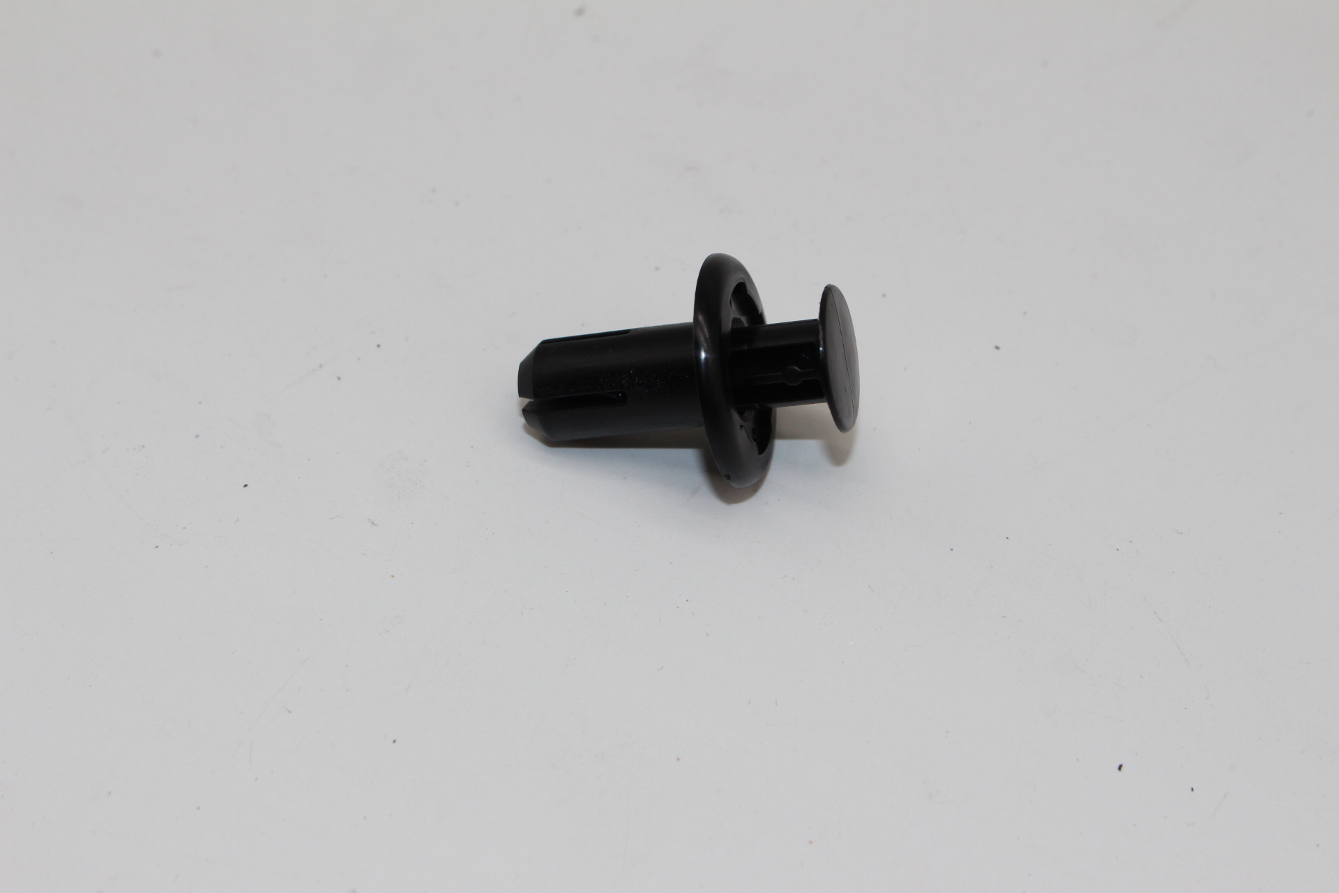 Clip Stoßstange vorne 57728AC000 für Subaru Legacy 2 94-99