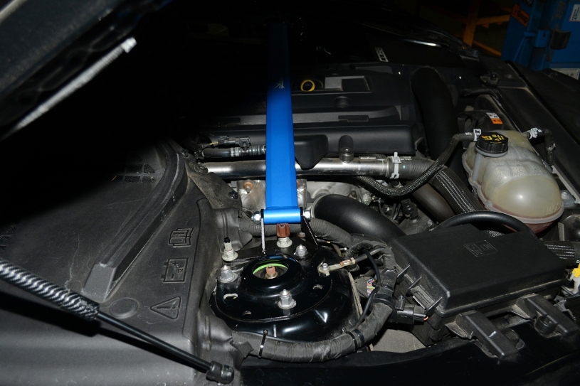 Hardrace Domstrebe vorne für Ford Mustang MK6 S550