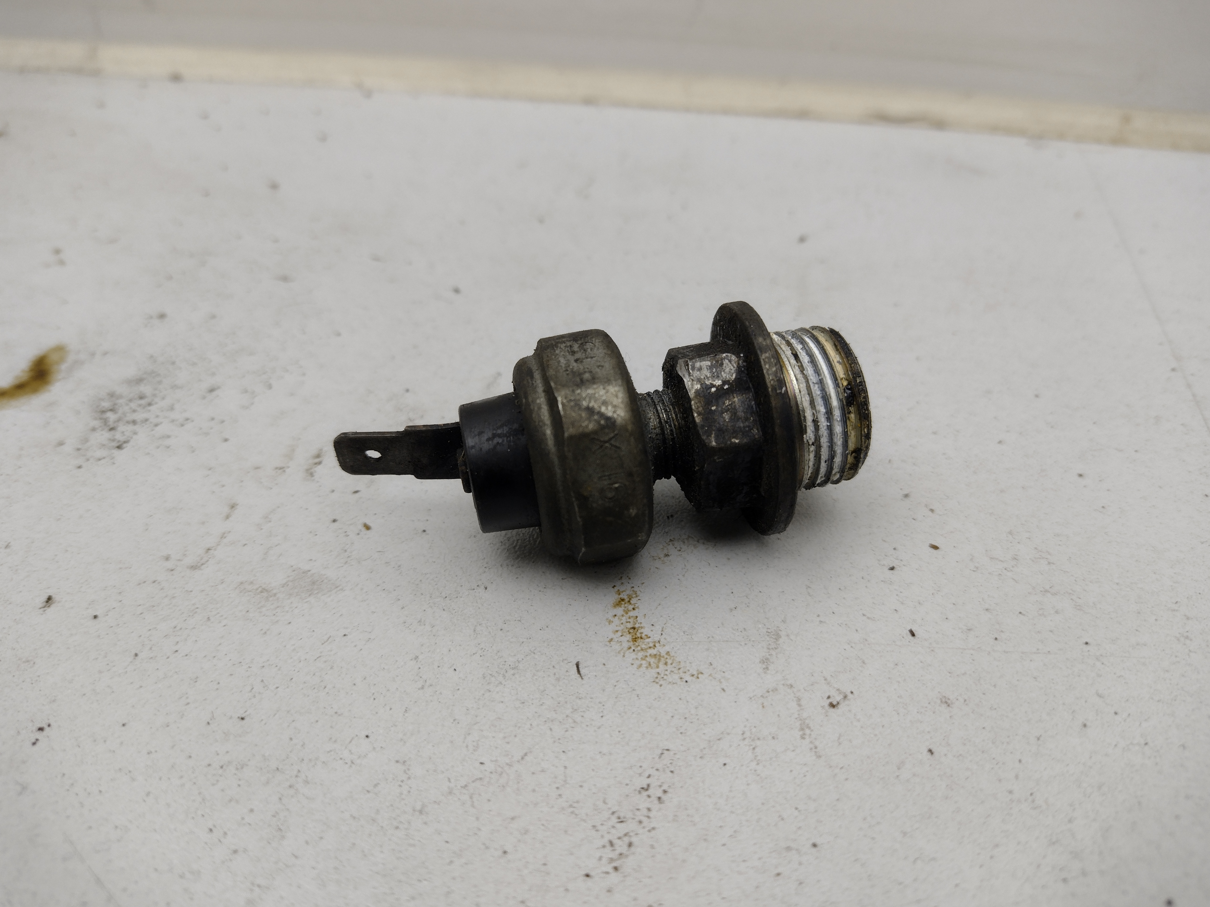 Öldruckschalter für Subaru EJ Motoren Öldruckschalter für Subaru EJ Motoren