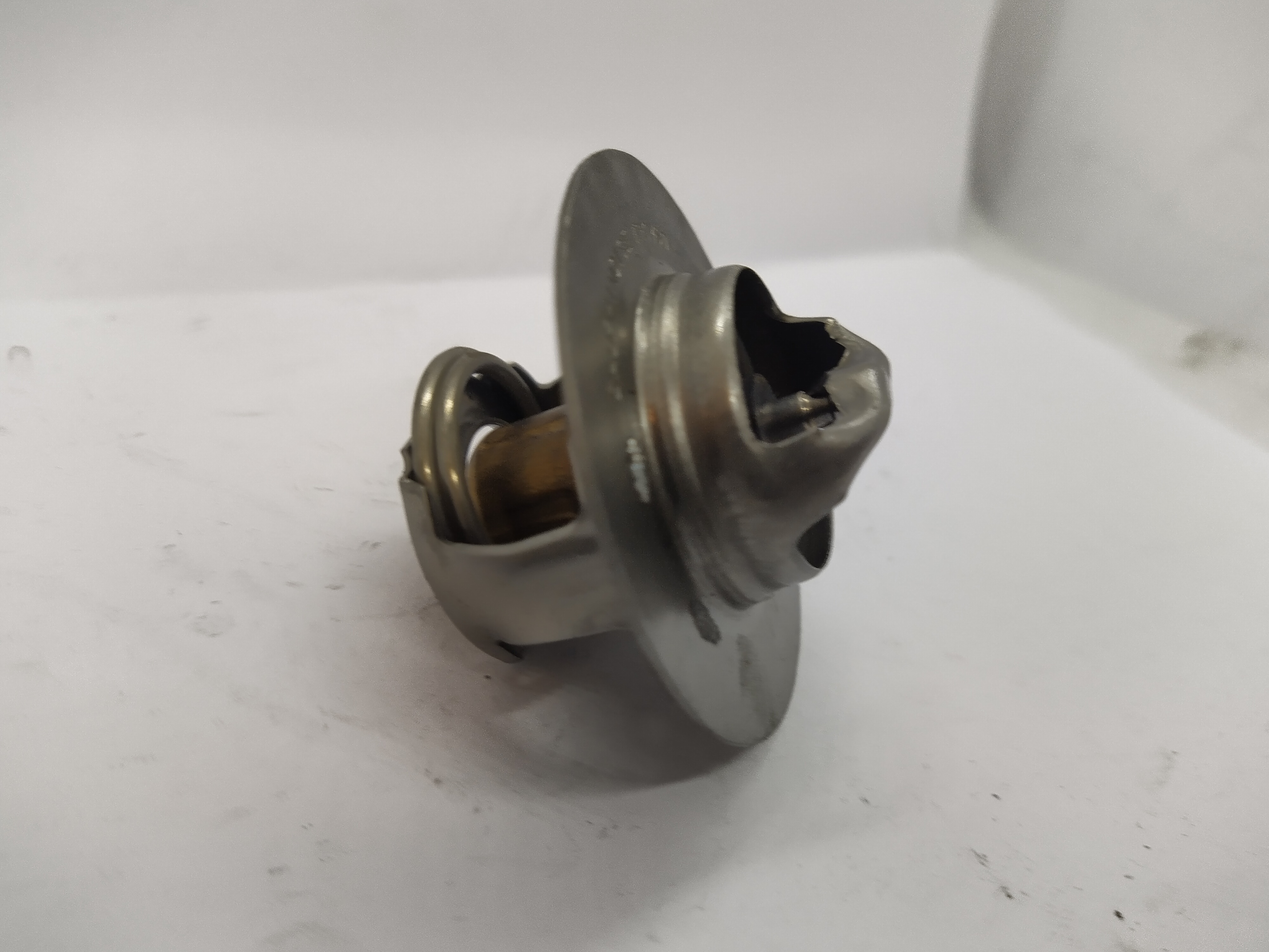 Original Peugeot THERMOSTAT 133883 133837 NEU NOS Original Peugeot THERMOSTAT 133883 133837 NEU NOS