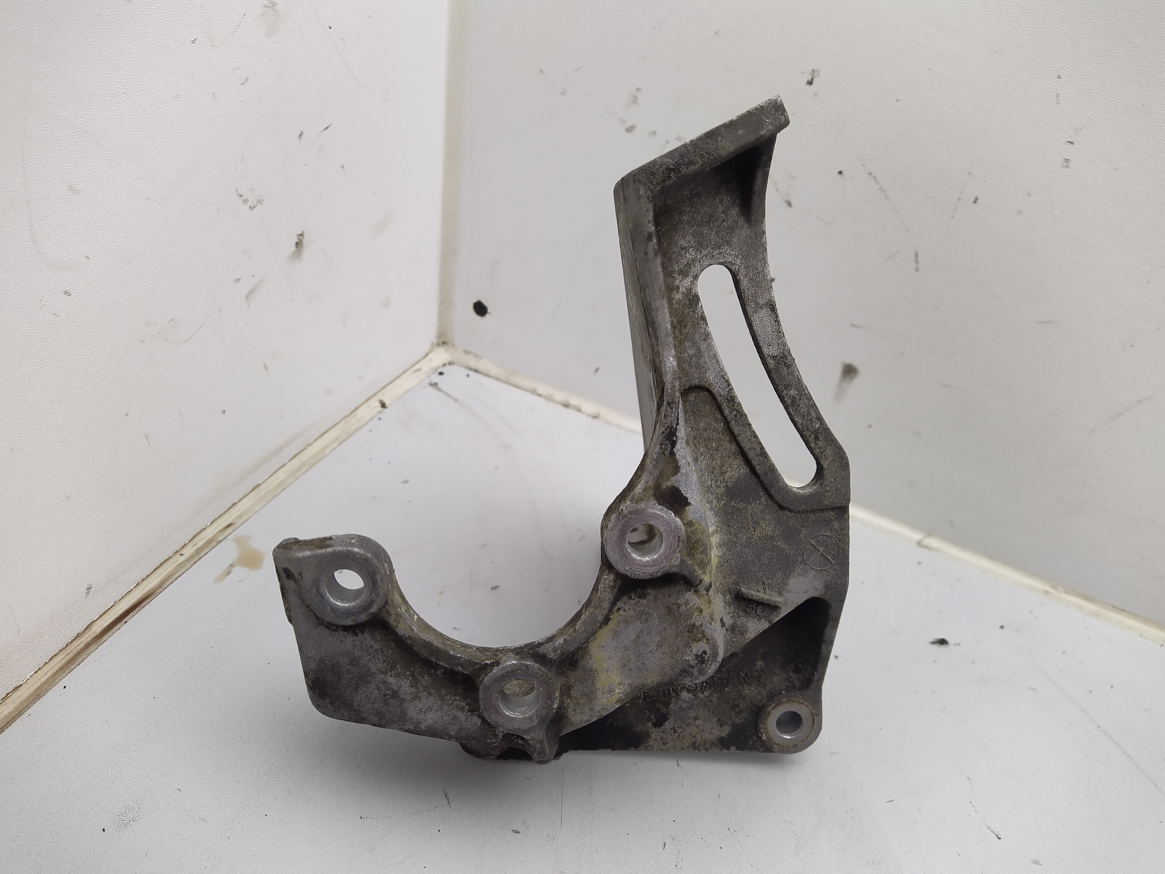 Servopumpenhalter Halter Serverpumpe für Subaru Impreza GC GC8 GF GF8 GFC Servopumpenhalter Halter Serverpumpe für Subaru Impreza GC GC8 GF GF8 GFC