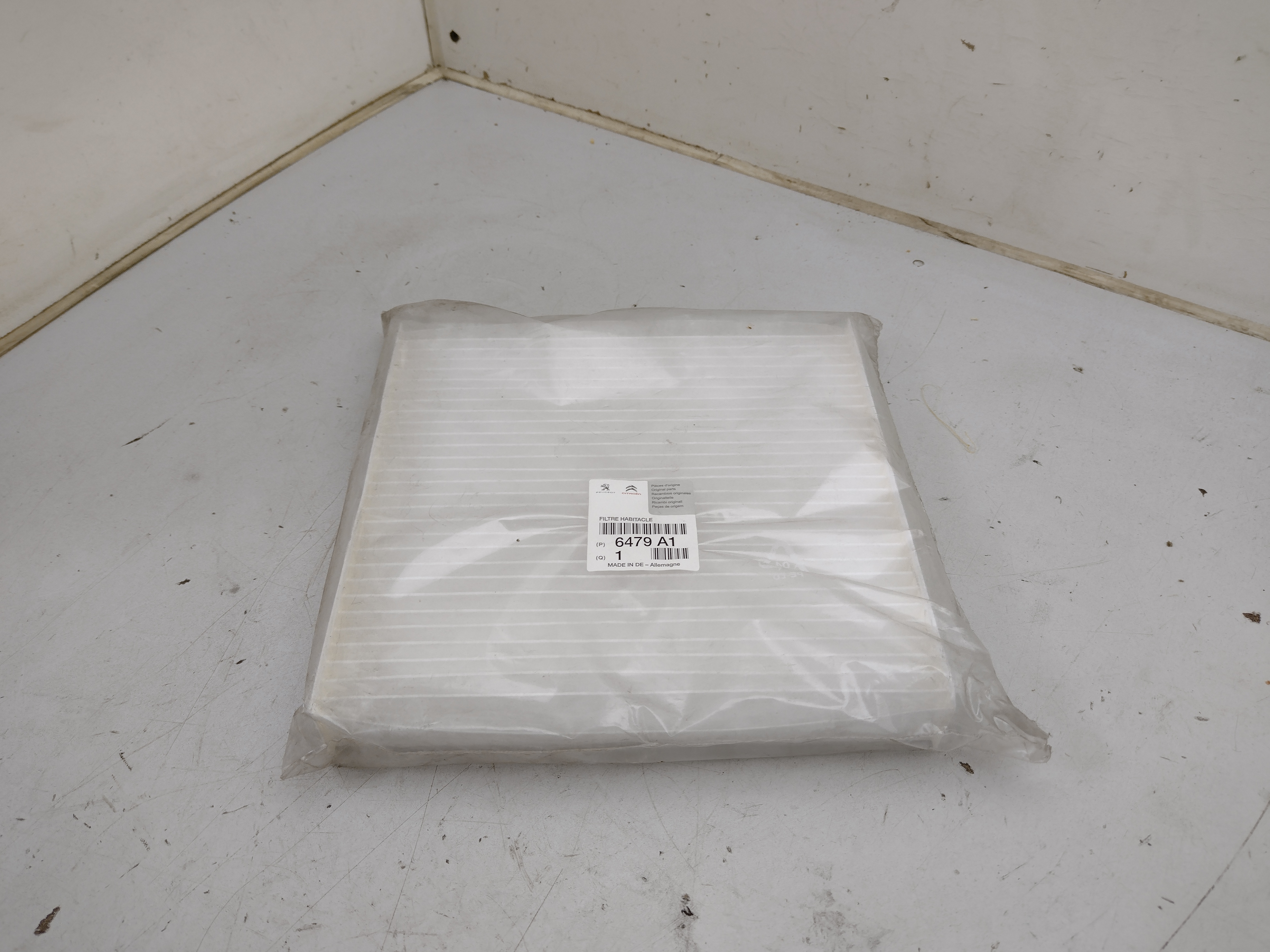 Peugeot 4007 4008 / Citroen C-CROSSER Innenraumfilter 6479A1 NOS NEW Peugeot 4007 4008 / Citroen C-CROSSER Innenraumfilter 6479A1 NOS NEW