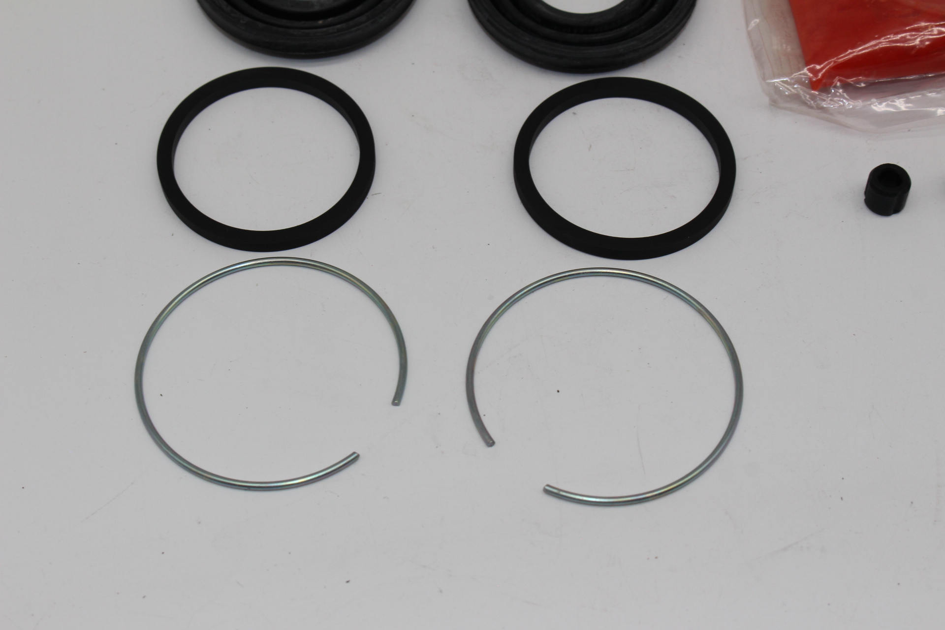 Dichtungssatz, hintere Bremssättel 26697FC000 für Subaru Impreza GT/WRX
