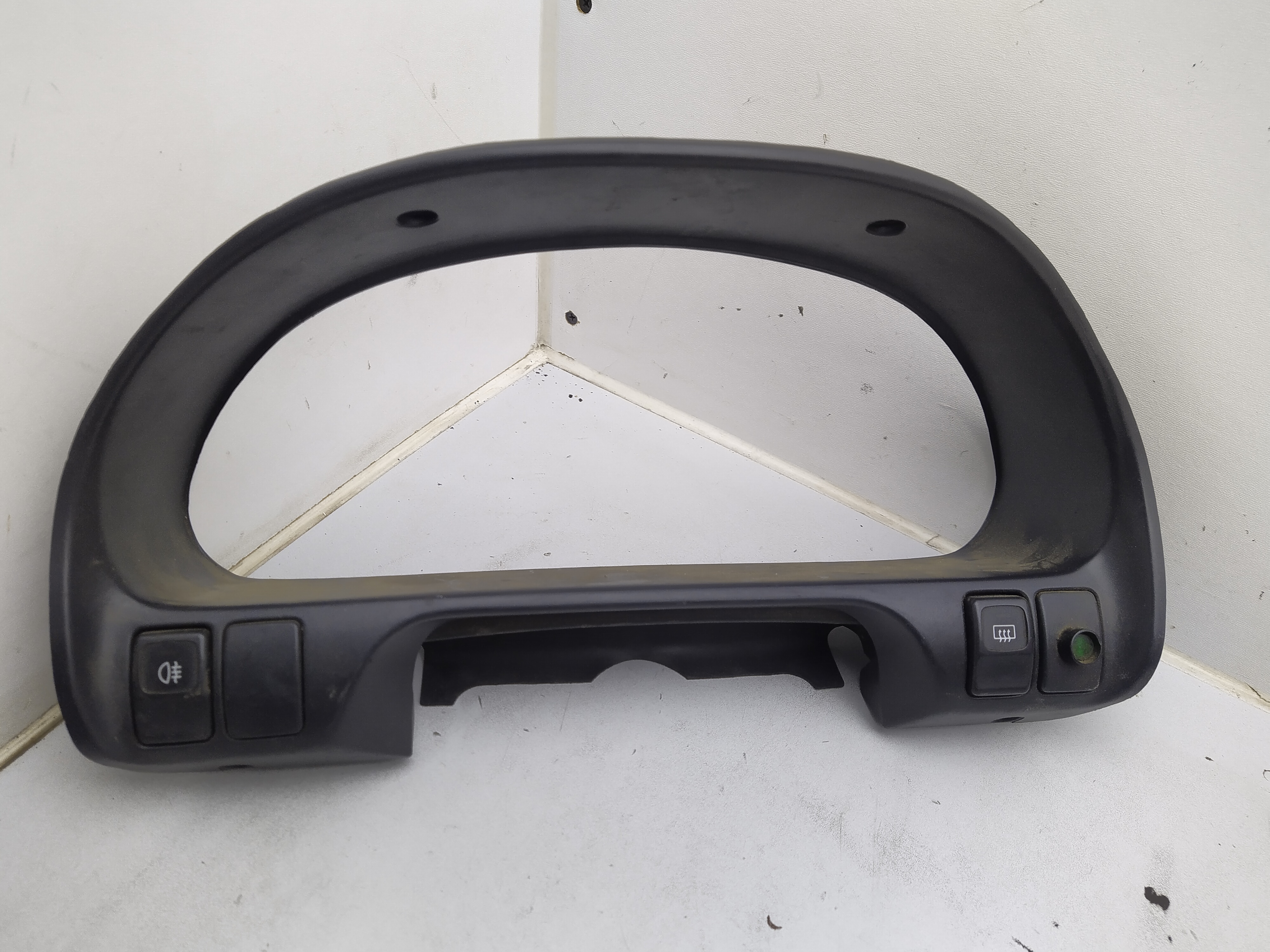 Subaru Legacy BD BG Tachoblende mit Schalter Nebelschluss und Heckscheibenheizung Subaru Legacy BD BG Tachoblende mit Schalter Nebelschluss und Heckscheibenheizung