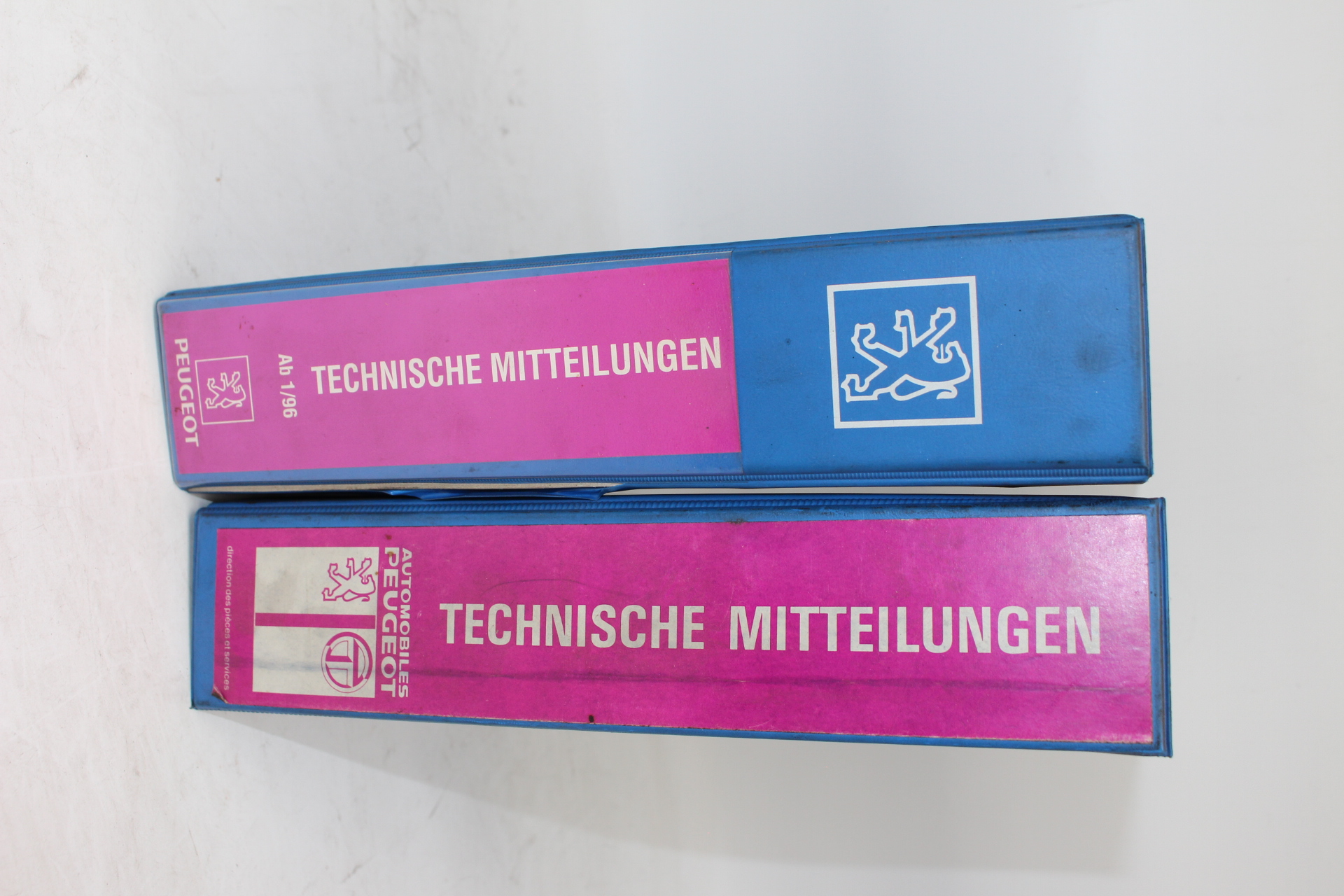 Original Peugeot Ordner „TECHNISCHE MITTEILUNGEN“ für Modeljahre 96-01 Sammlung RAR selten