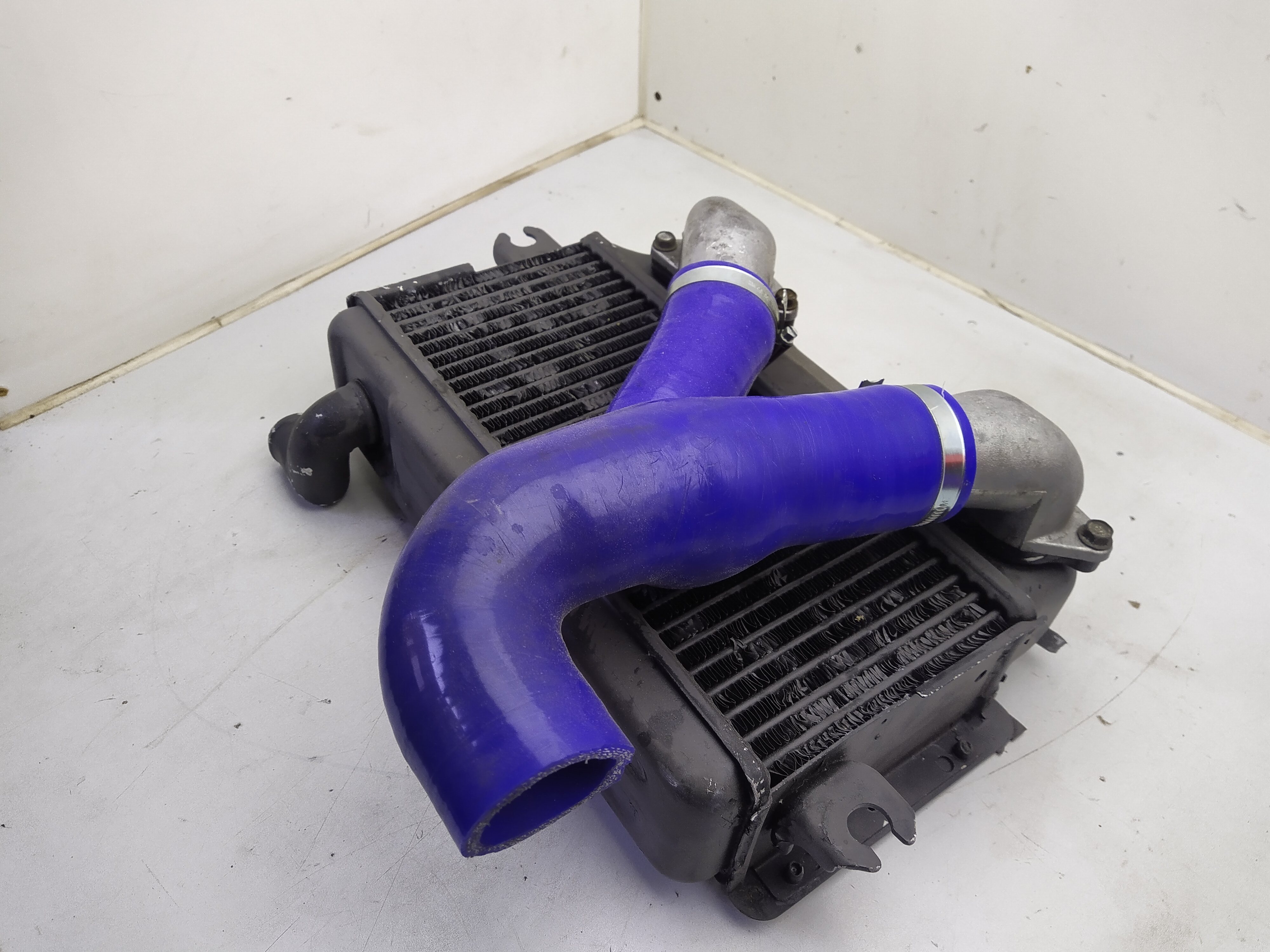 Ladeluftkühler mit Y Pipe von Subaru Impreza Gt WRX GC8