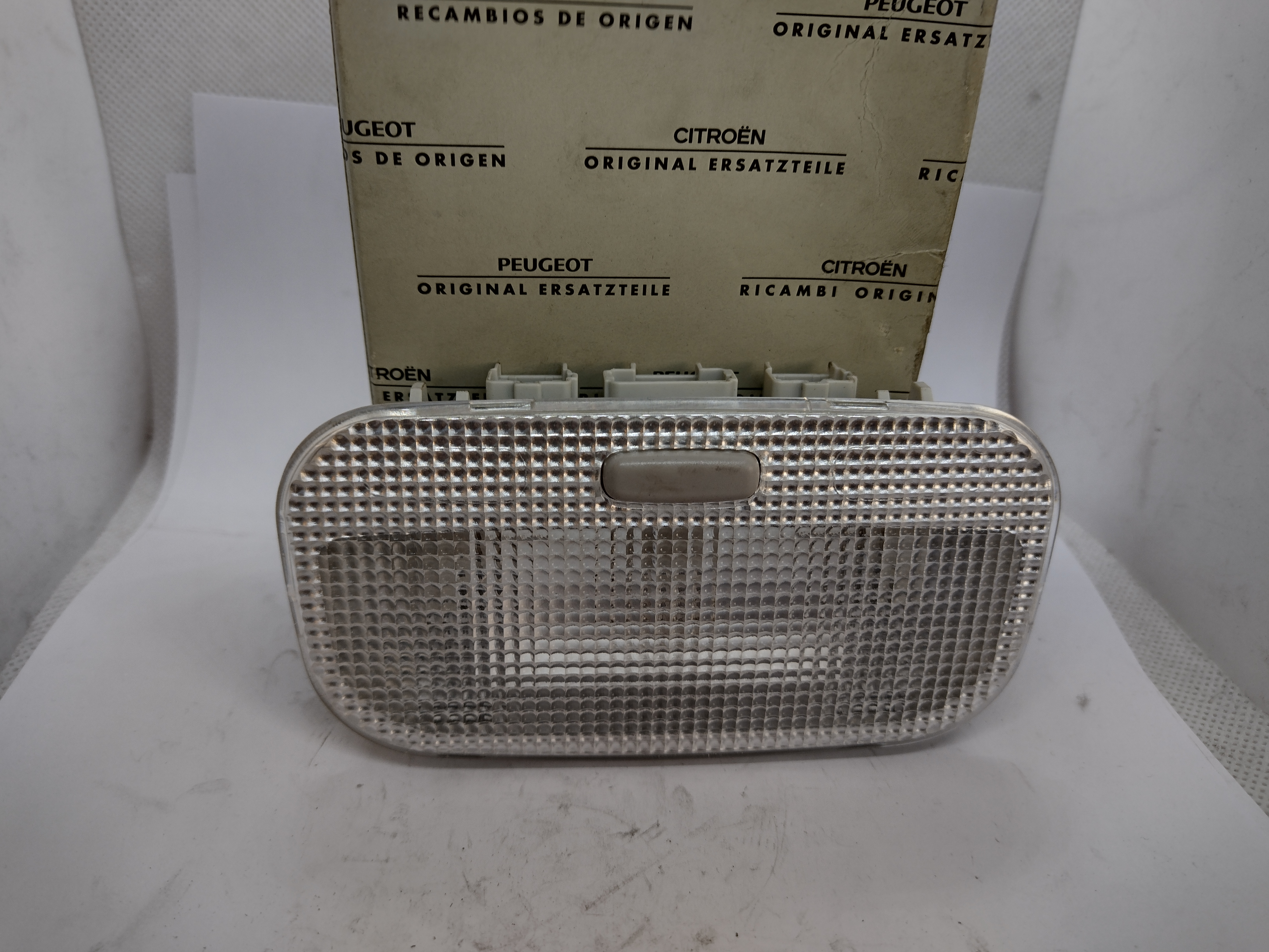 Peugeot / Citroen Leseleuchte hinten 6362N4 NEU NOS NEW OEM Peugeot / Citroen Leseleuchte hinten 6362N4 NEU NOS NEW OEM