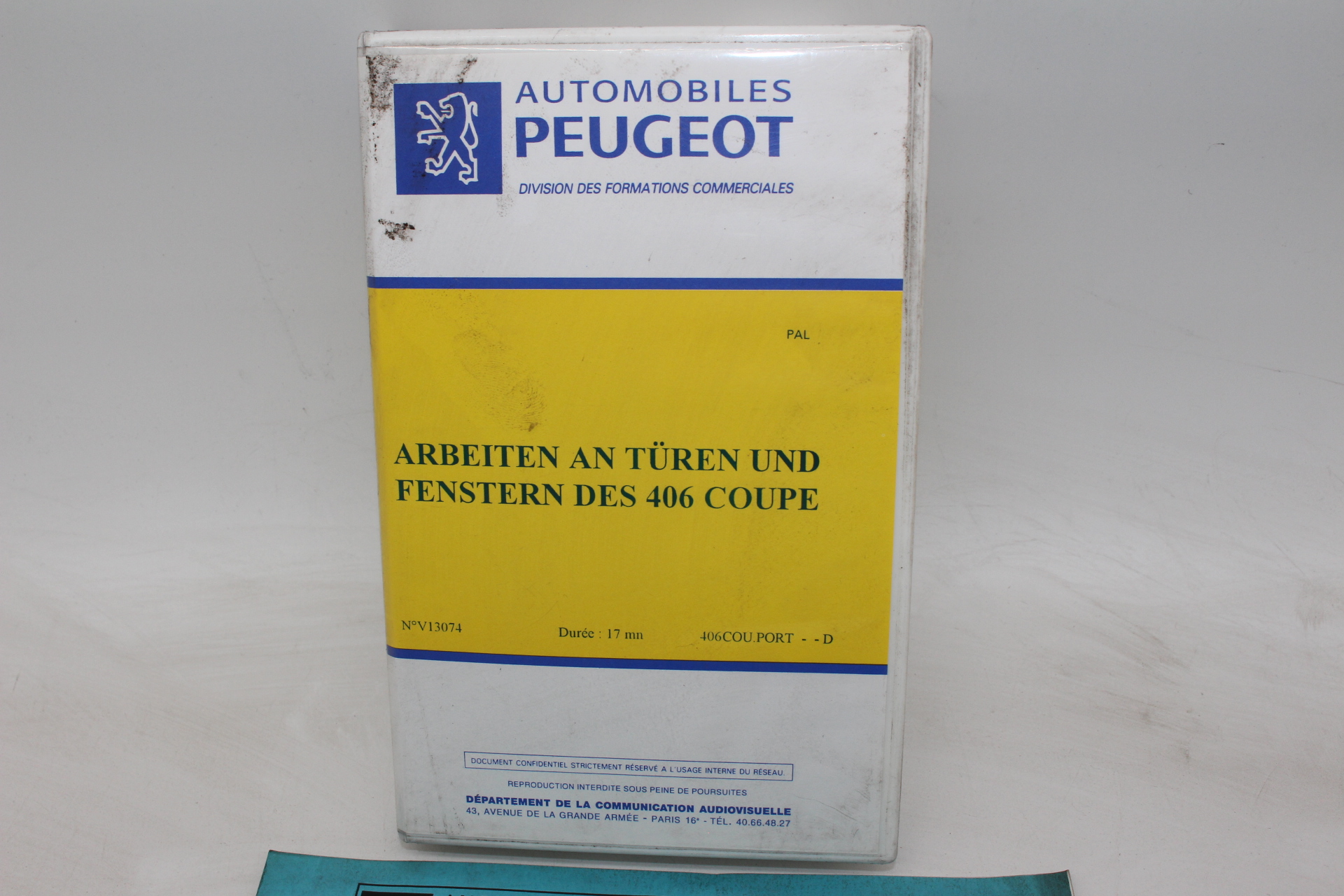 Original Peugeot Lehrvideokassette – Arbeiten an Türen und Fenstern des 406 Coupe
