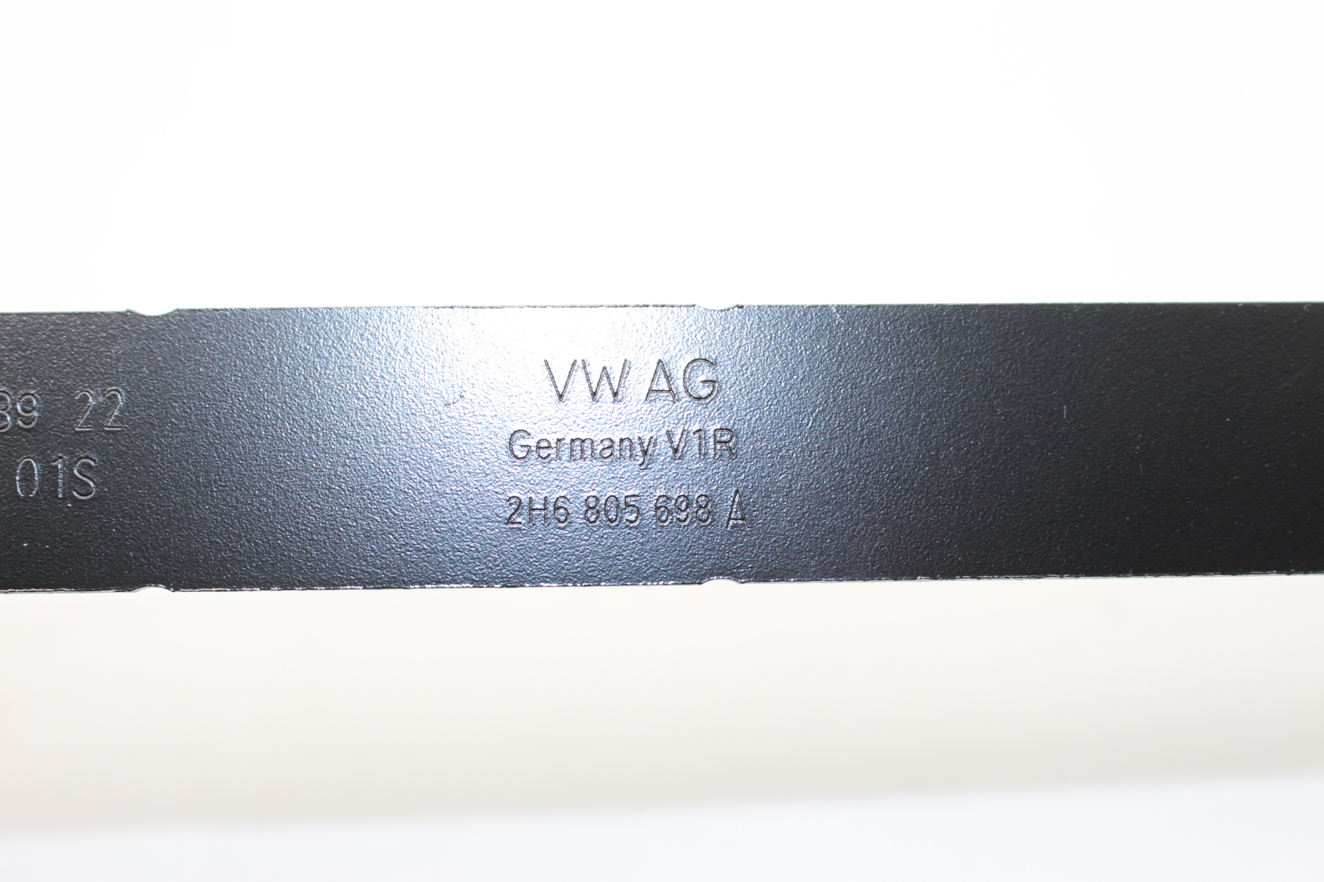 VW AMAROK Stoßstange vorne rechts Halterung 2H6805698A
