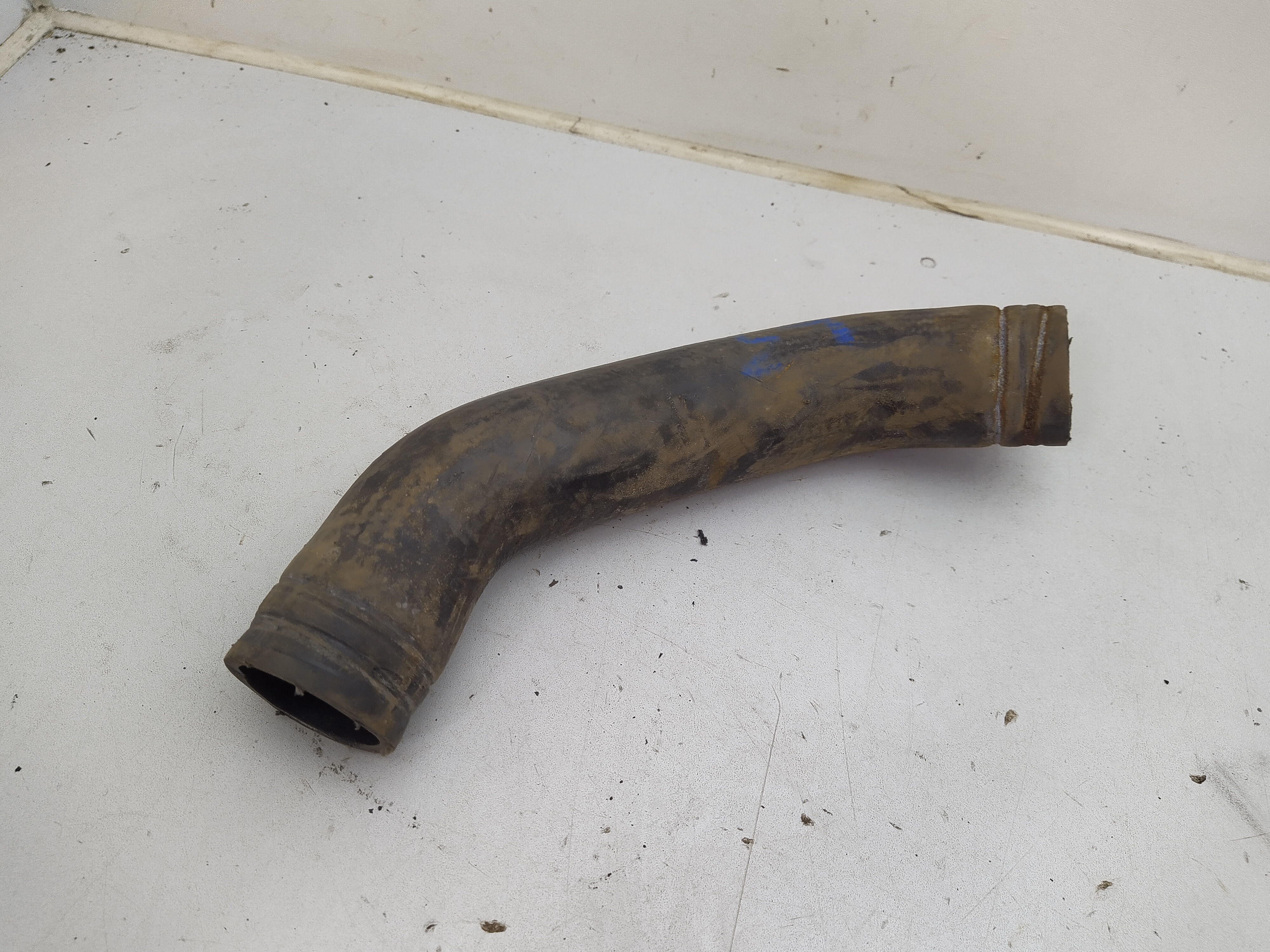 Kühlwasserschlauch unten von Subaru Legacy 3 BE BH Kühlwasserschlauch unten von Subaru Legacy 3 BE BH