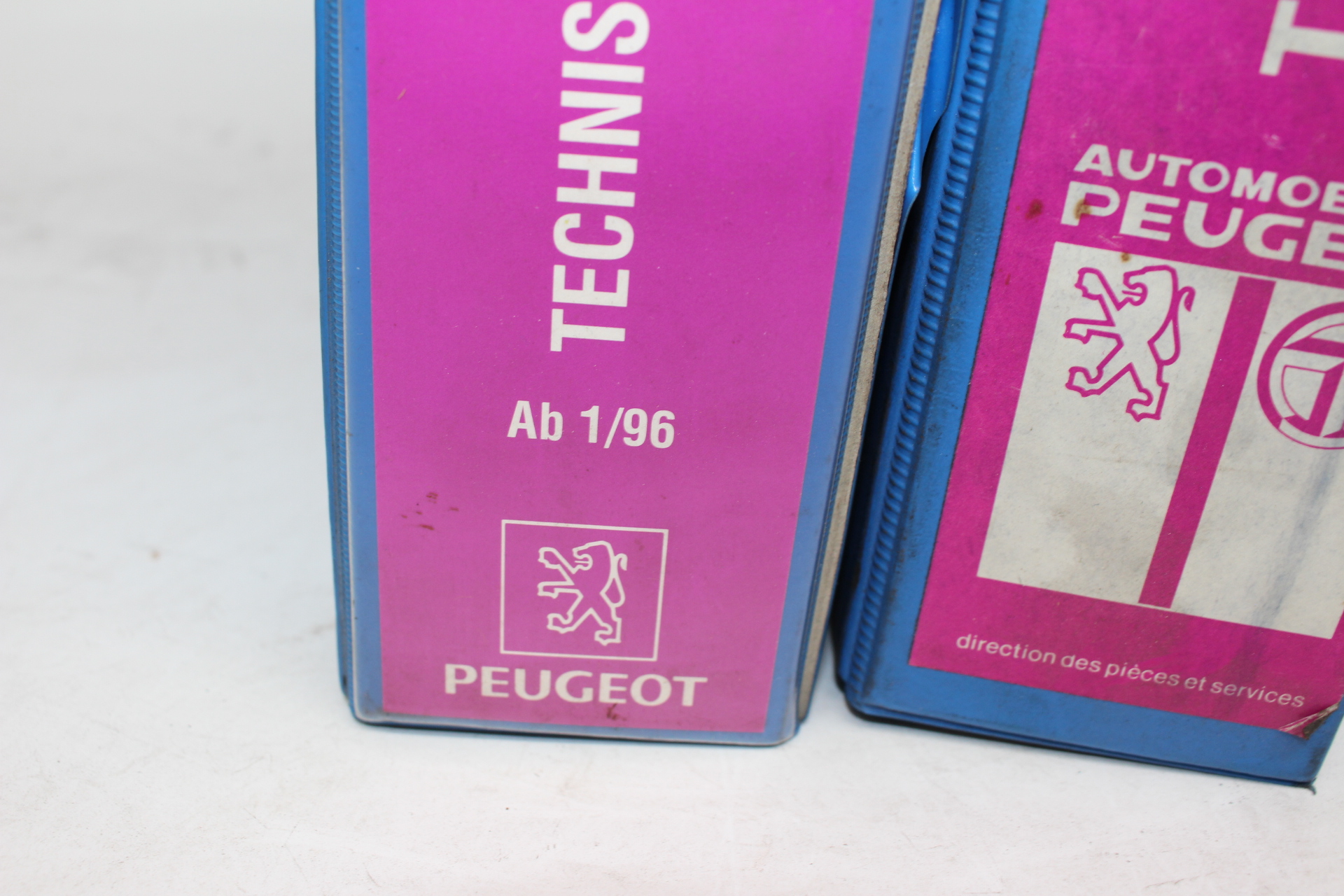 Original Peugeot Ordner „TECHNISCHE MITTEILUNGEN“ für Modeljahre 96-01 Sammlung RAR selten