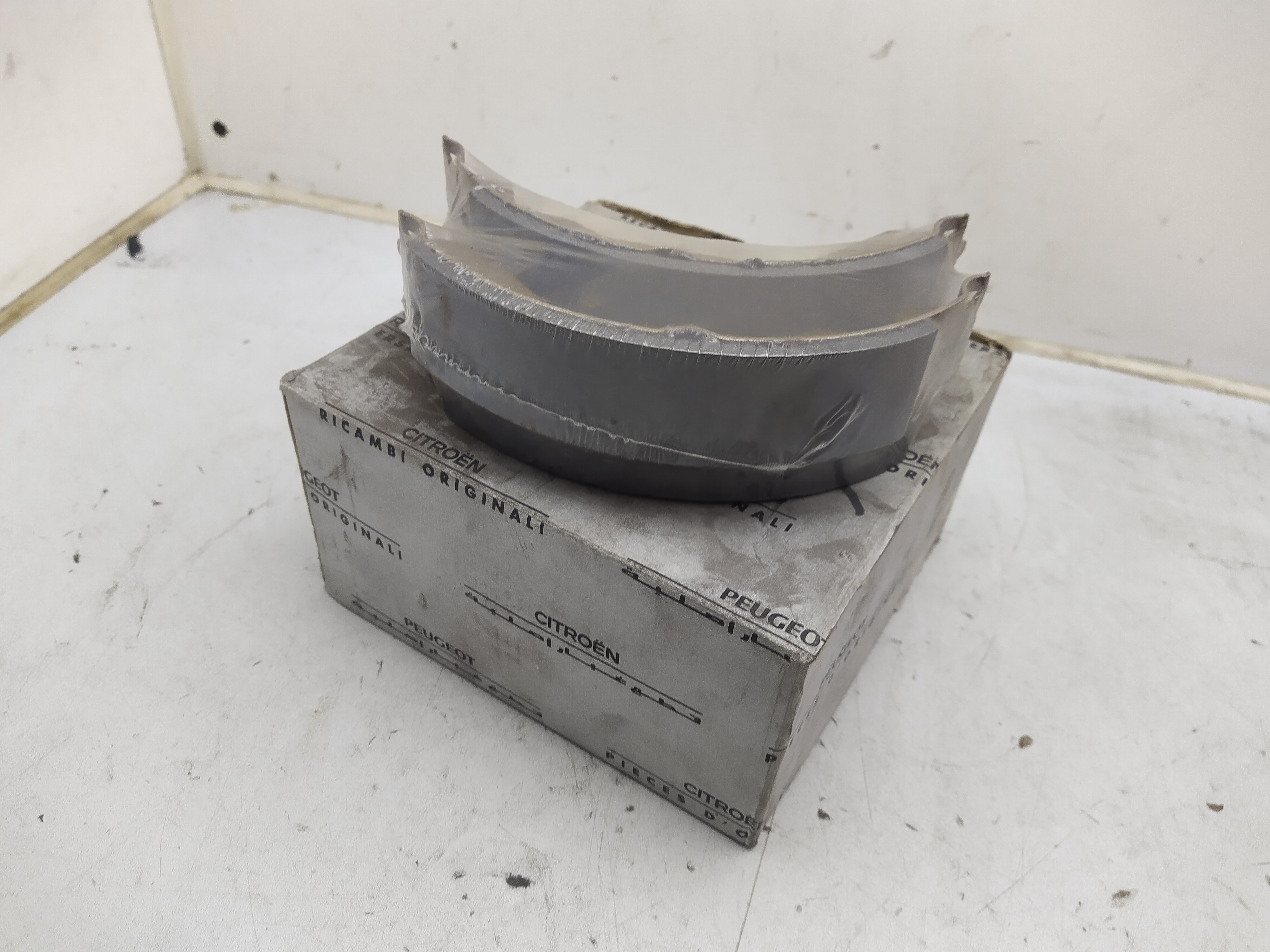 Citroen / Peugeot Bremsbackensatz 4241E5 NEU NOS NEW Citroen / Peugeot Bremsbackensatz 4241E5 NEU NOS NEW