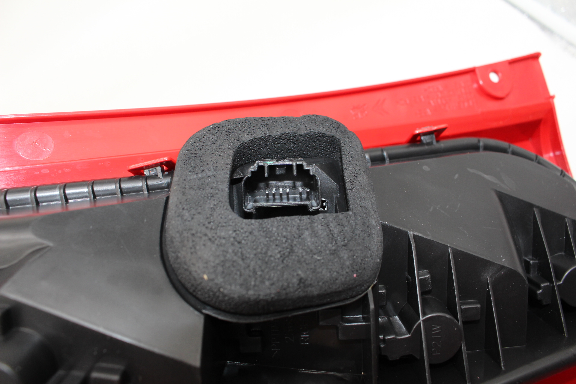 Rückleuchte Rücklicht hinten rechts 6351X6 für Peugeot 107 NEU NOS NEW OEM