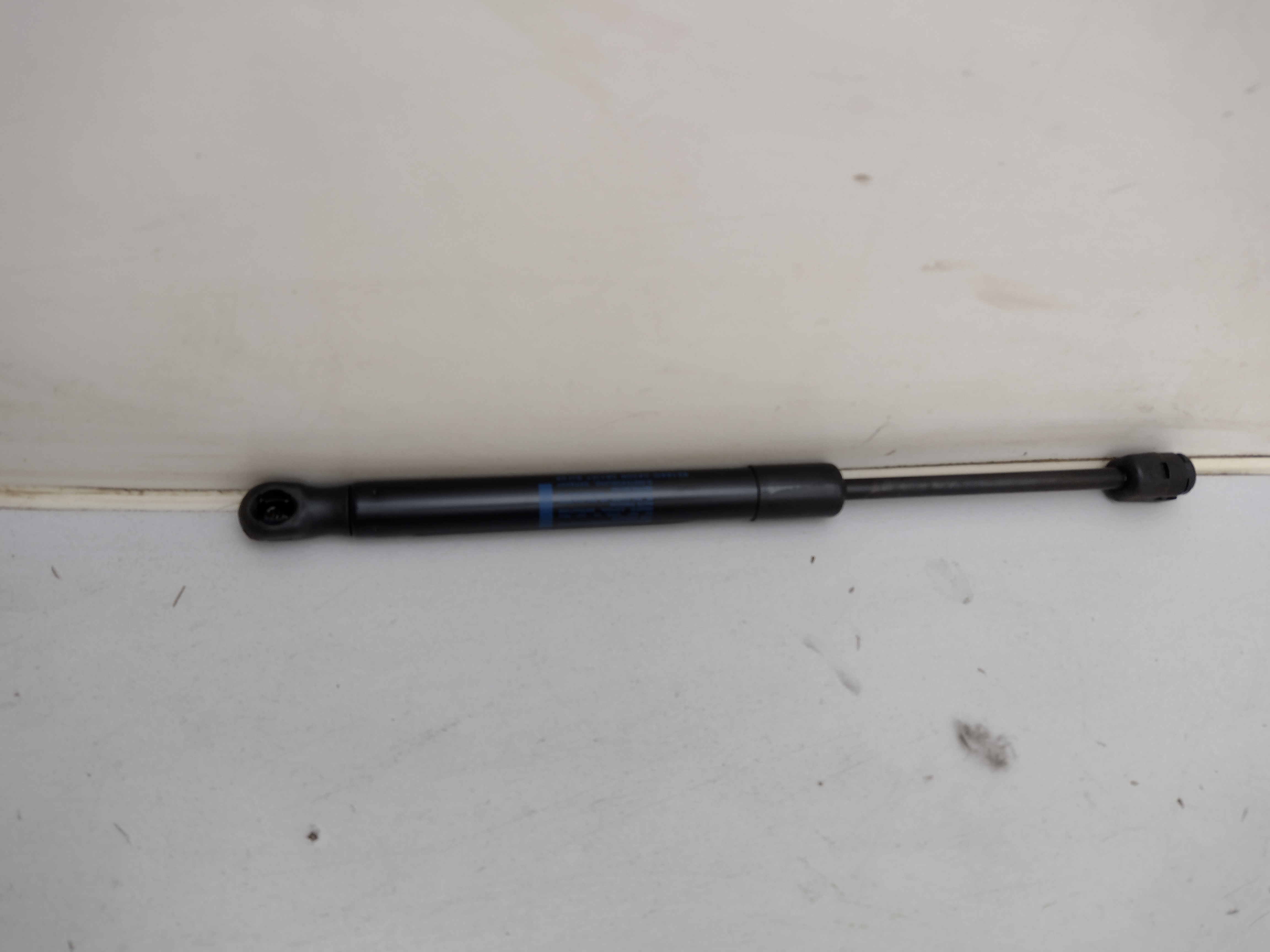 Peugeot 407 SW Gasfeder, Heckscheibe HECKKLAPPENDÄMPFER 8731K5 NOS NEW OEM Peugeot 407 SW Gasfeder, Heckscheibe HECKKLAPPENDÄMPFER 8731K5 NOS NEW OEM